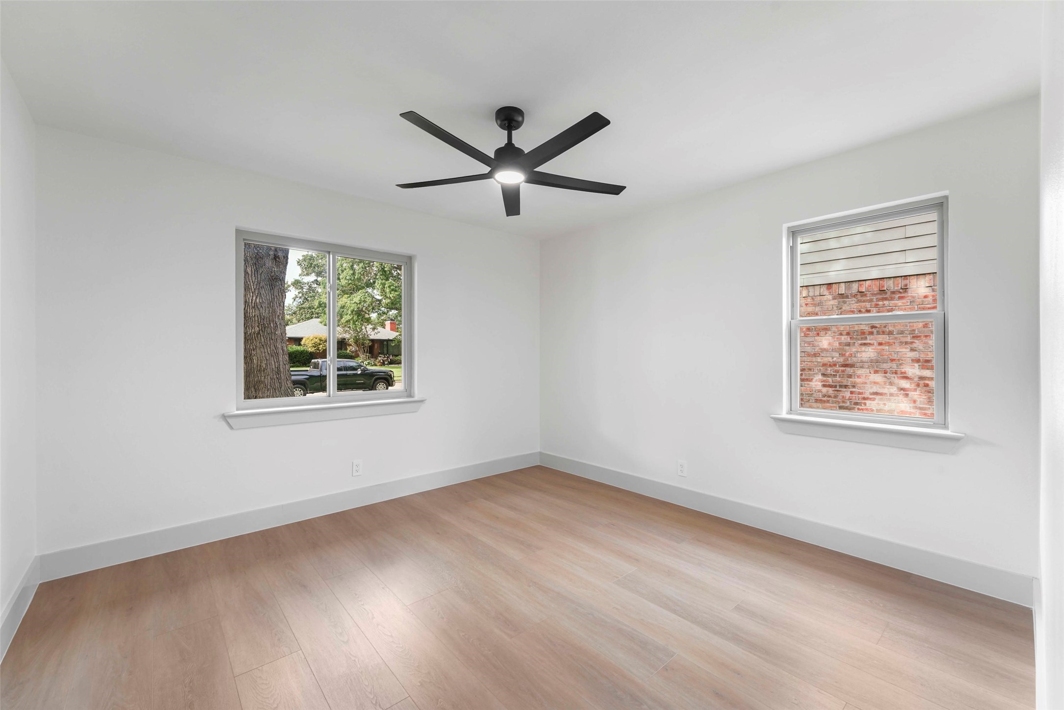 925 Fernwood Drive
