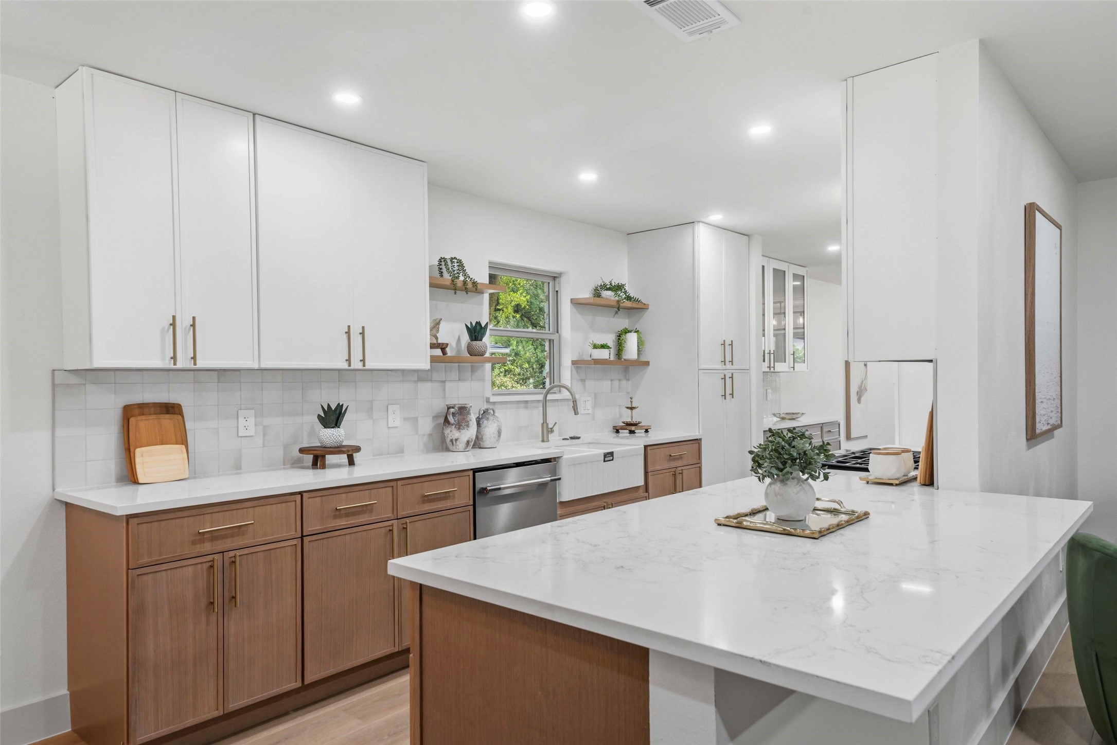 925 Fernwood Drive