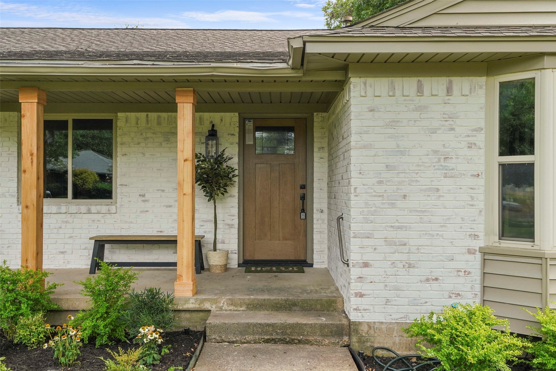 925 Fernwood Drive