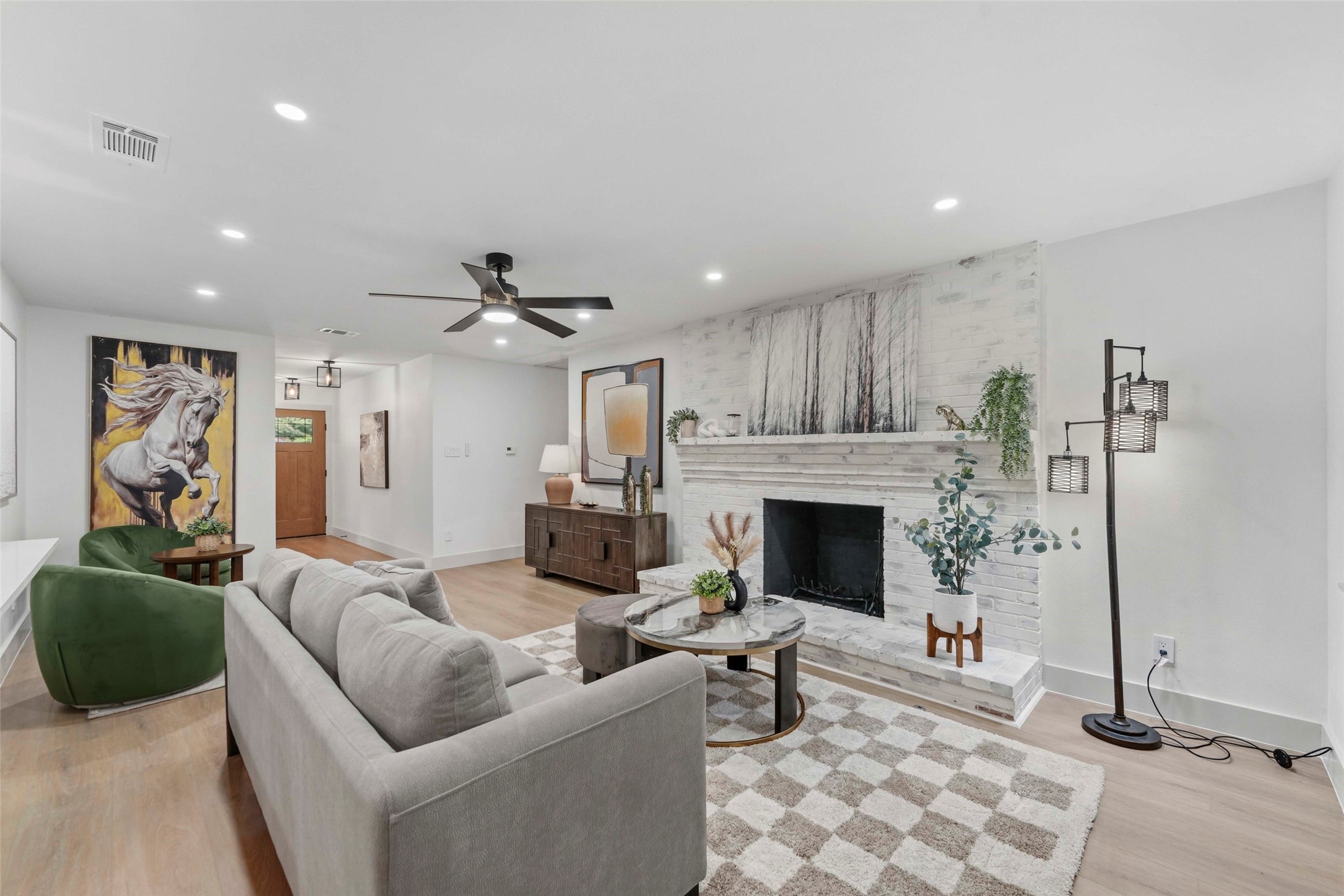 925 Fernwood Drive