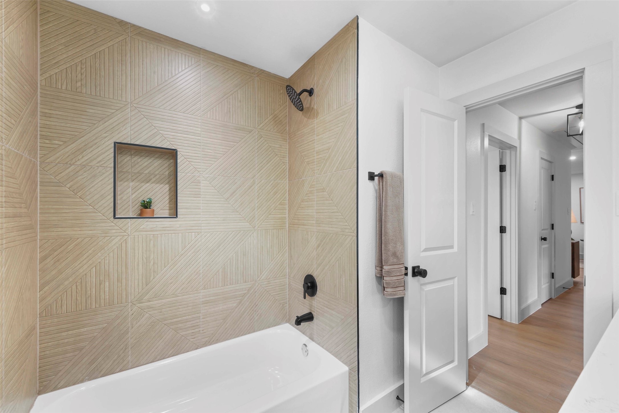 925 Fernwood Drive