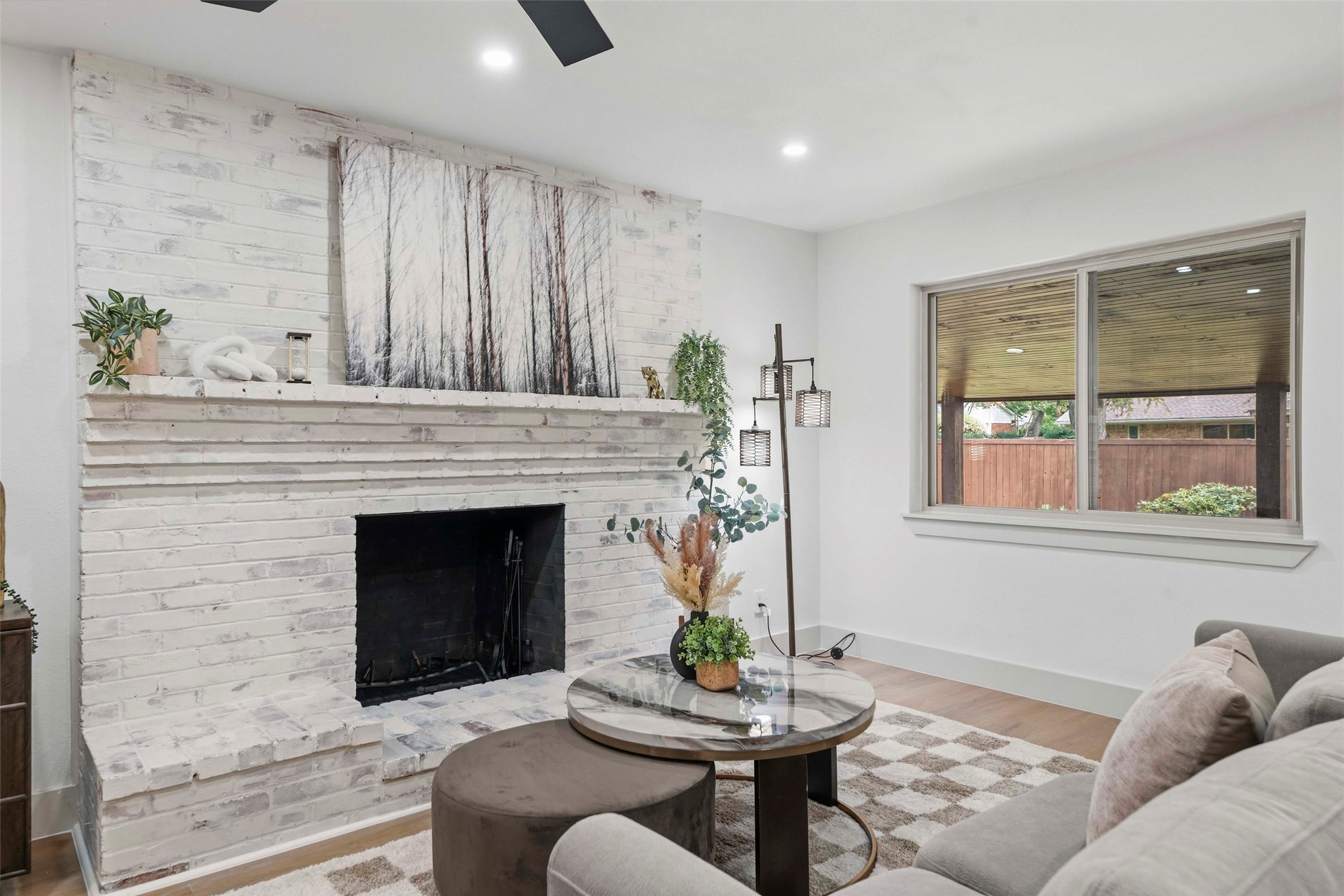 925 Fernwood Drive