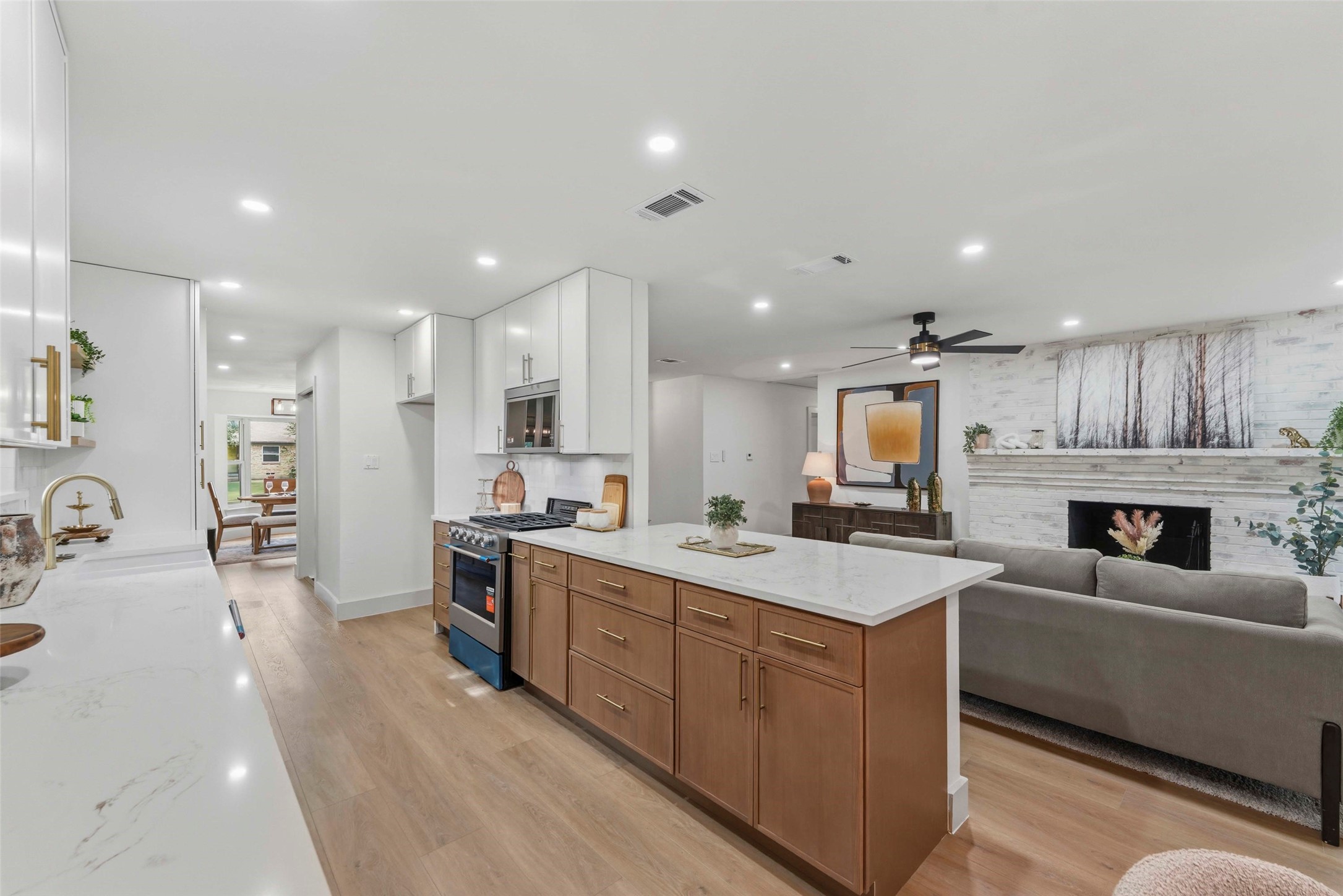 925 Fernwood Drive