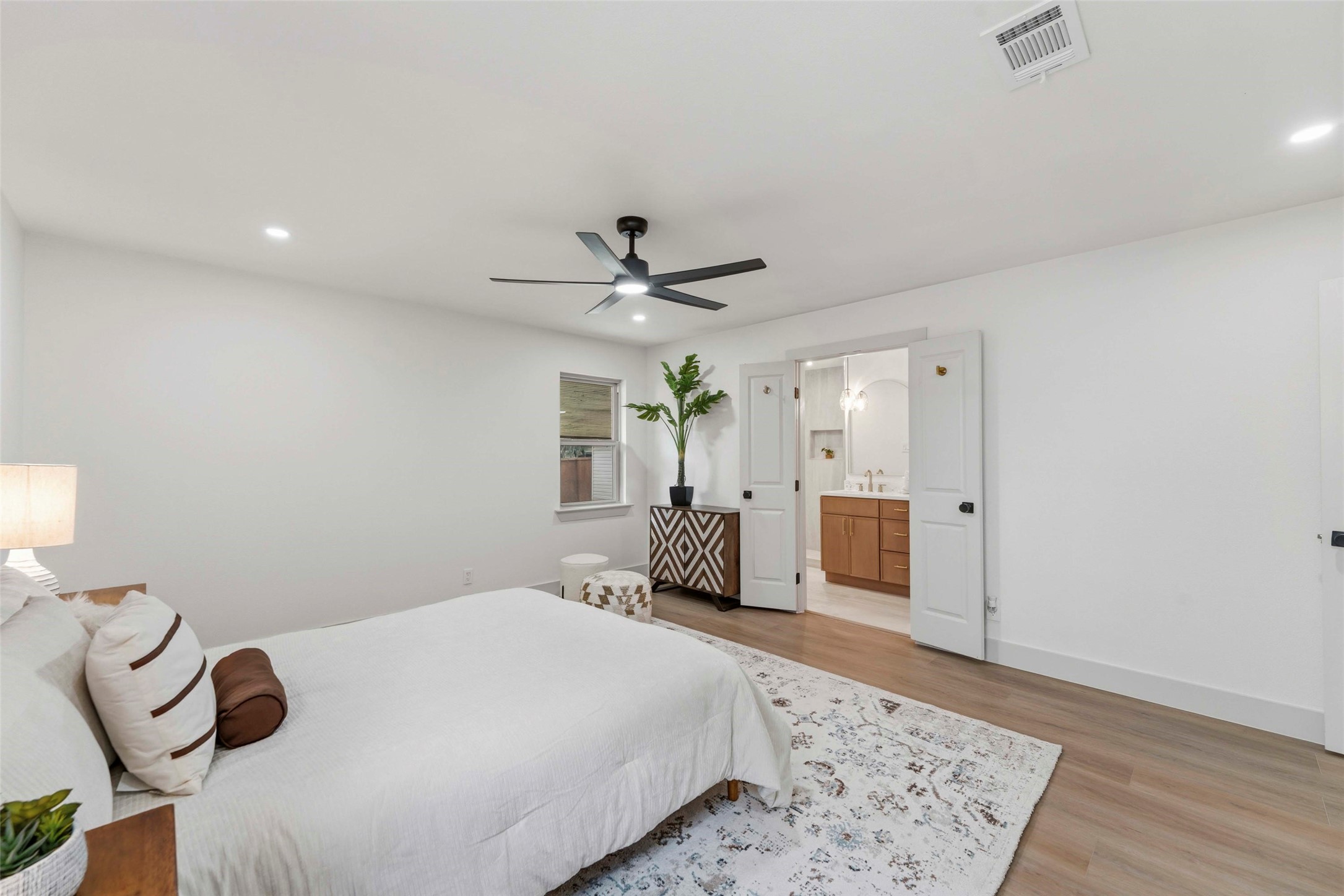 925 Fernwood Drive