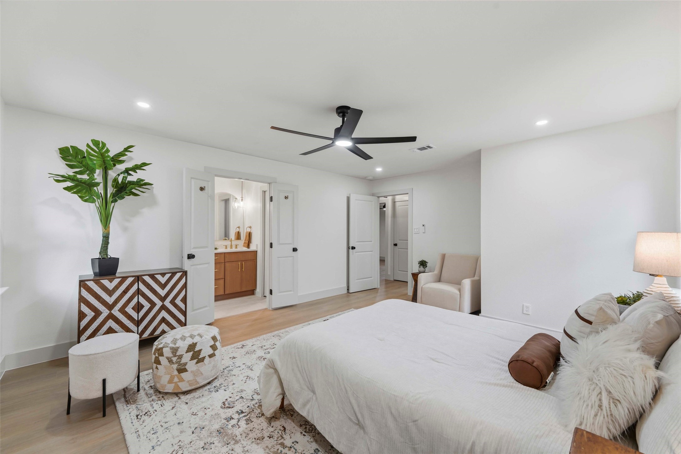 925 Fernwood Drive