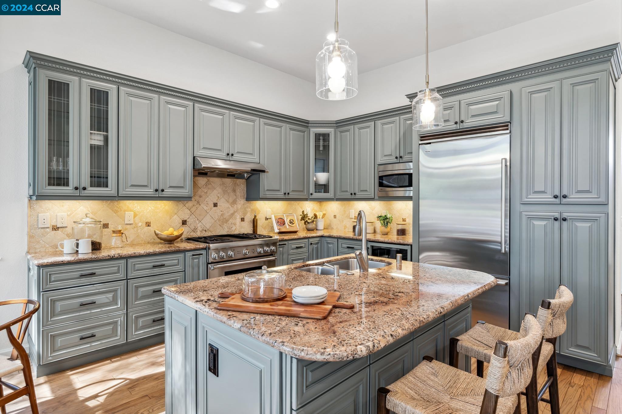 100 Pinnacle Ridge Court