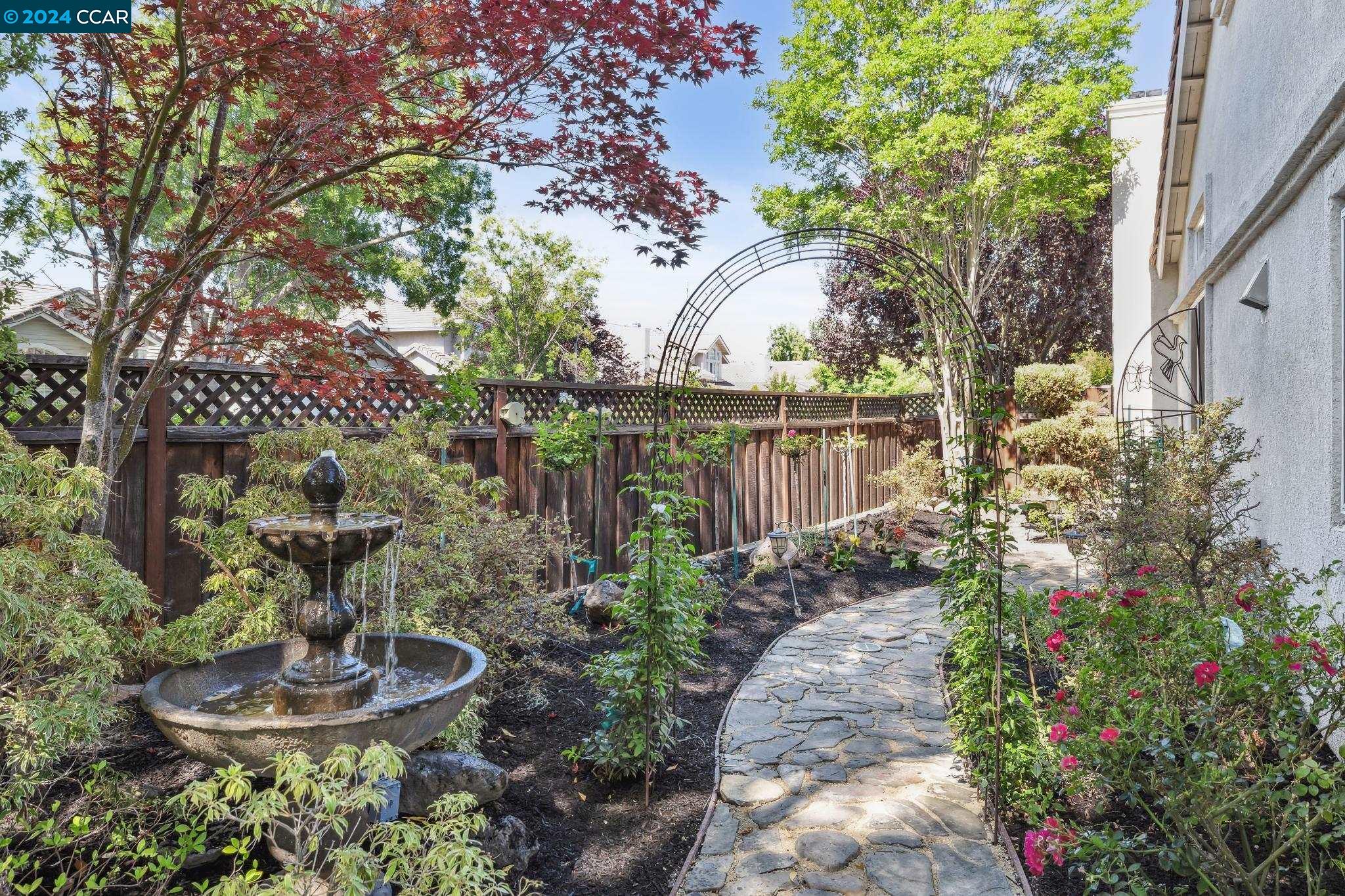100 Pinnacle Ridge Court