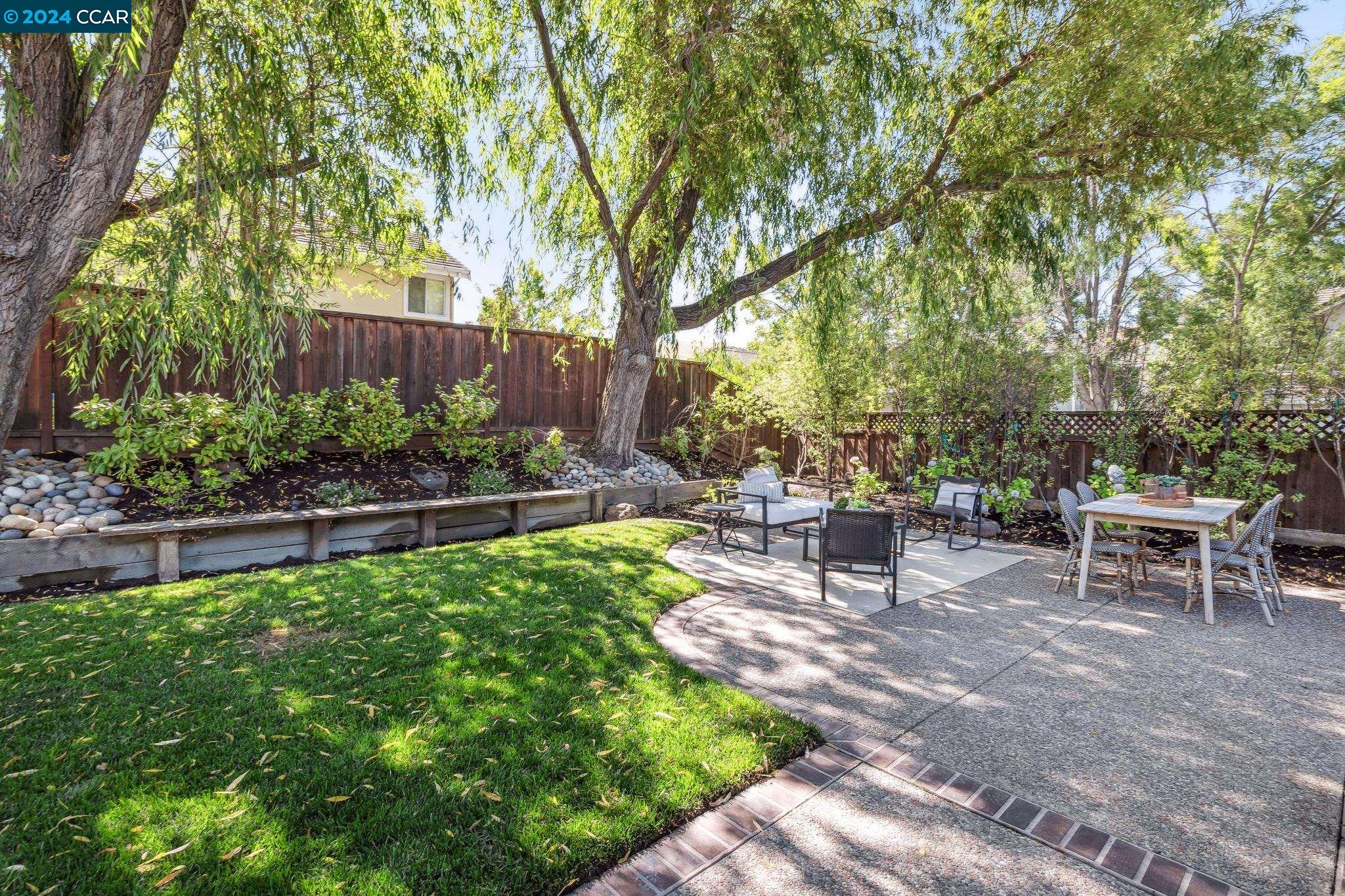 100 Pinnacle Ridge Court