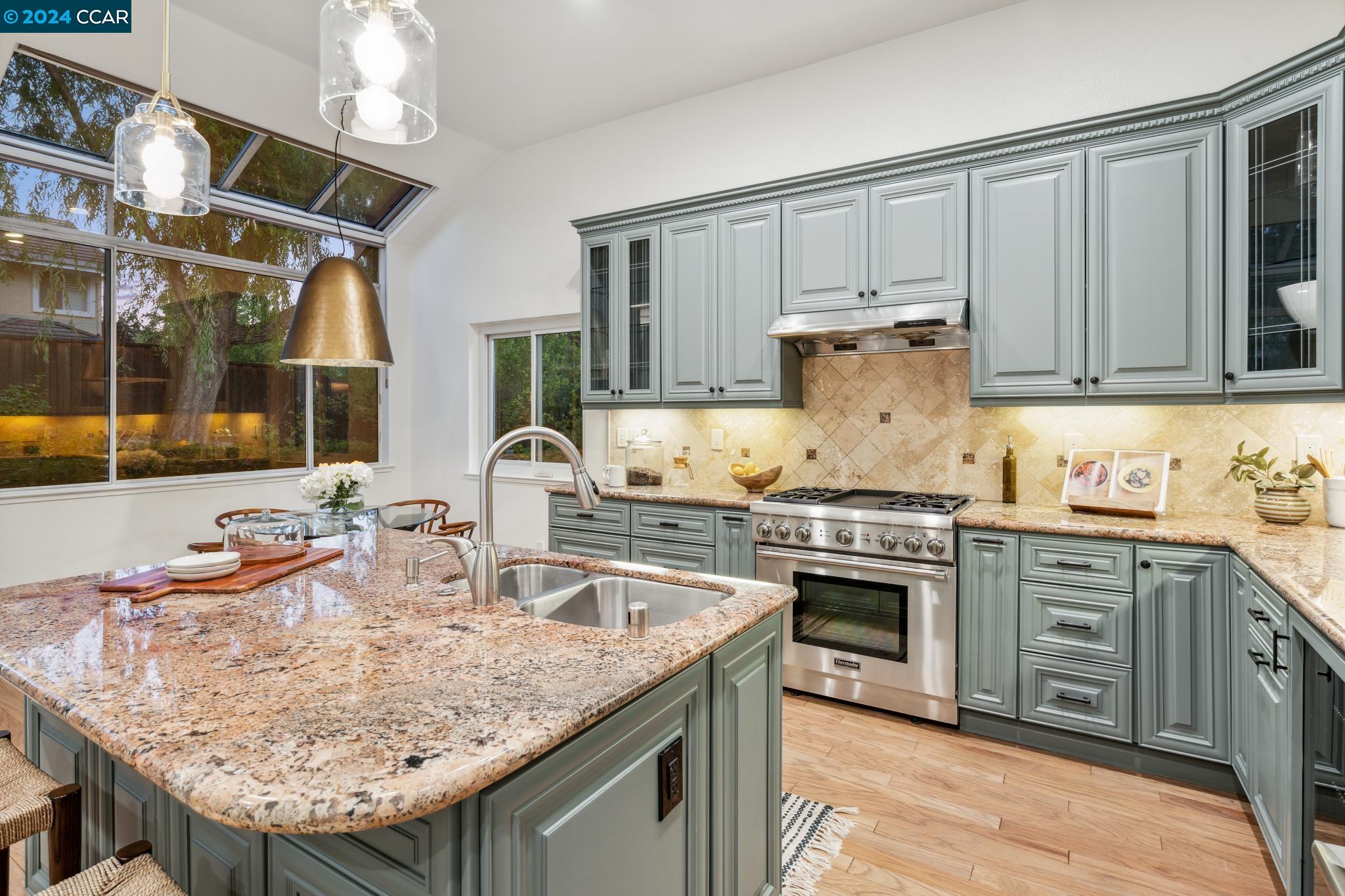 100 Pinnacle Ridge Court
