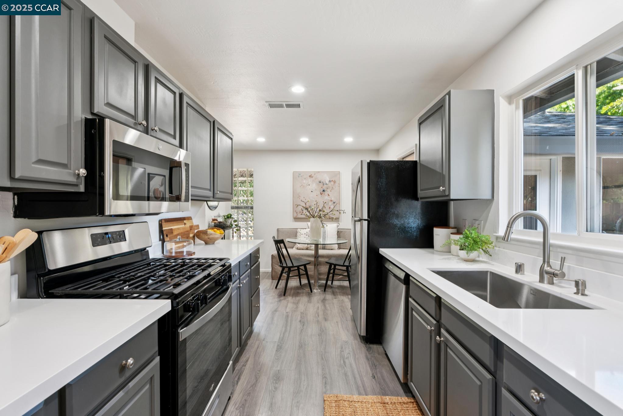 736 Harvard Dr