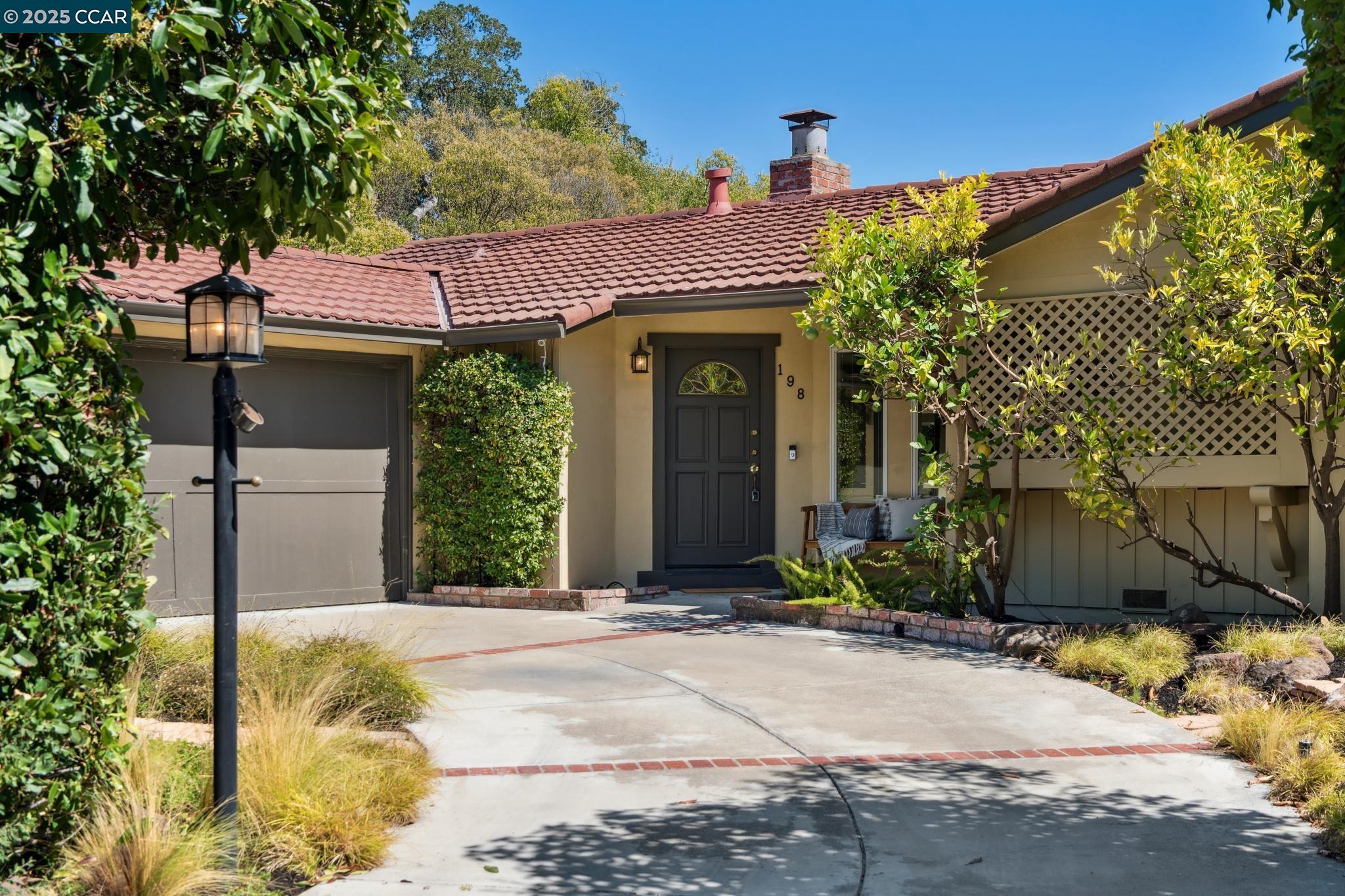 198 Russell Dr