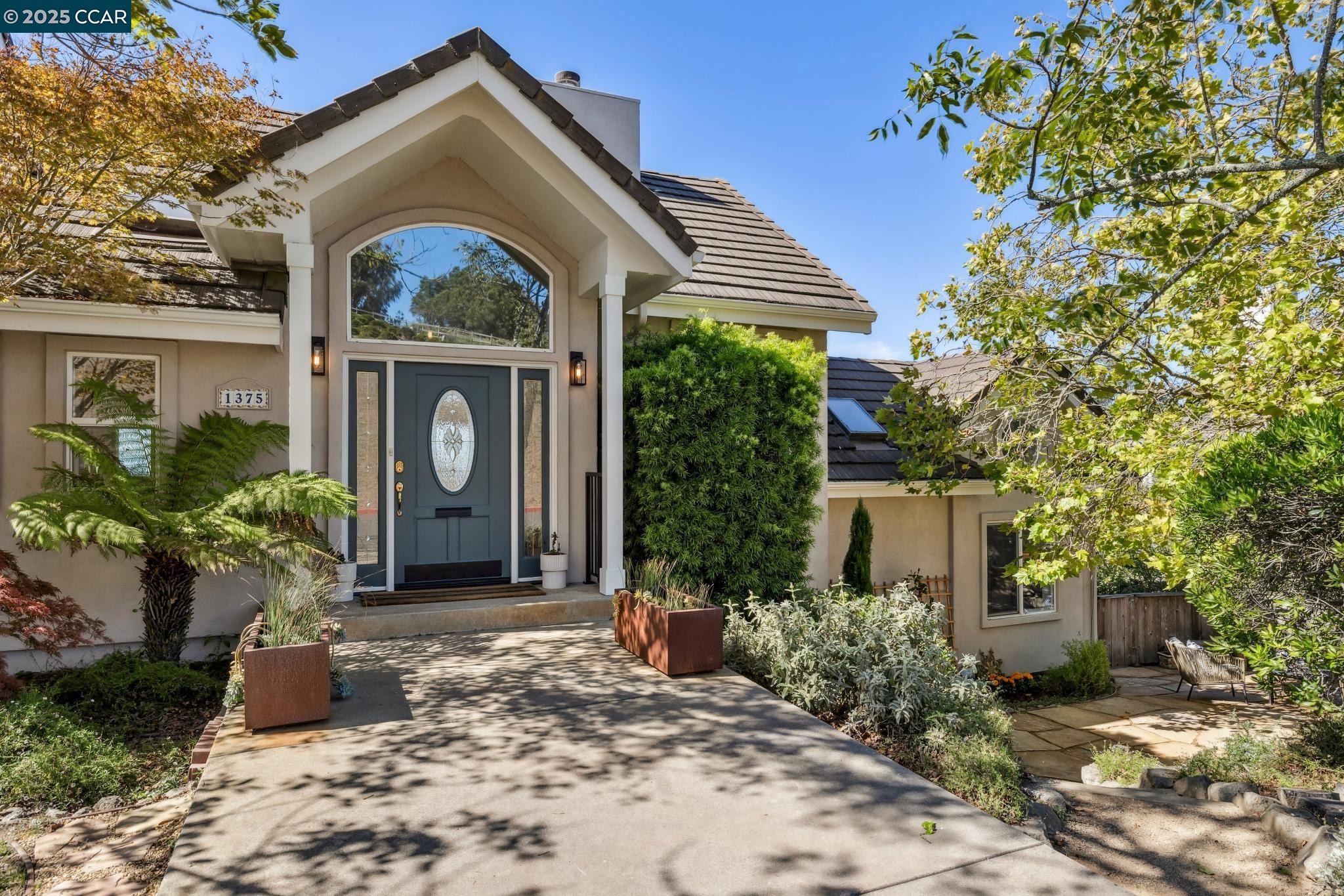 1375 Summit Park Ct