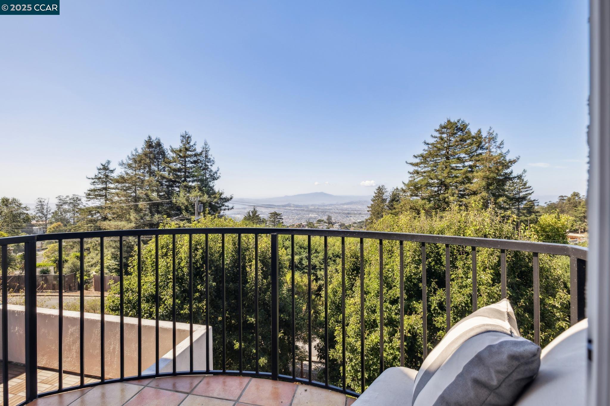 1375 Summit Park Ct