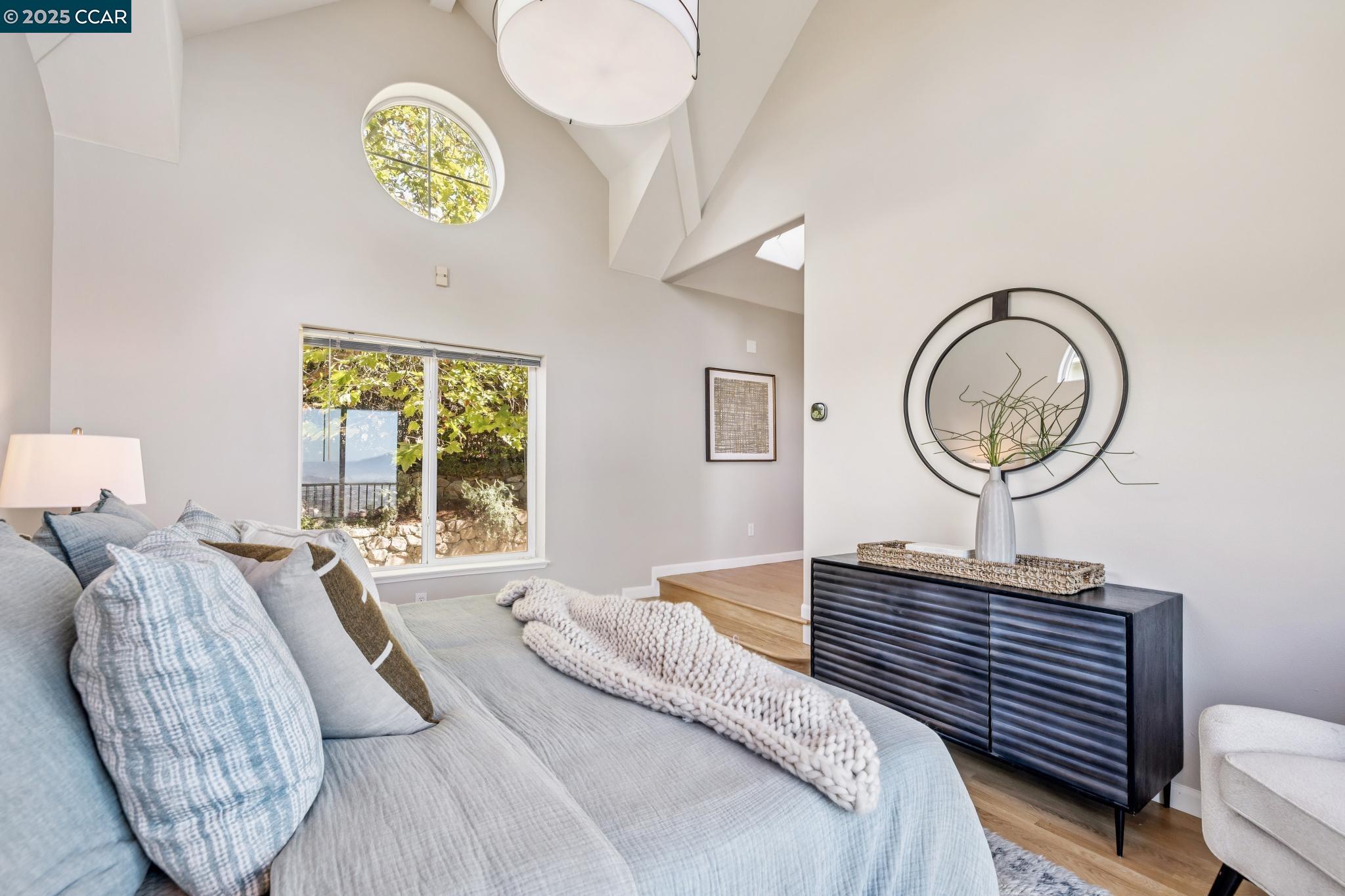 1375 Summit Park Ct