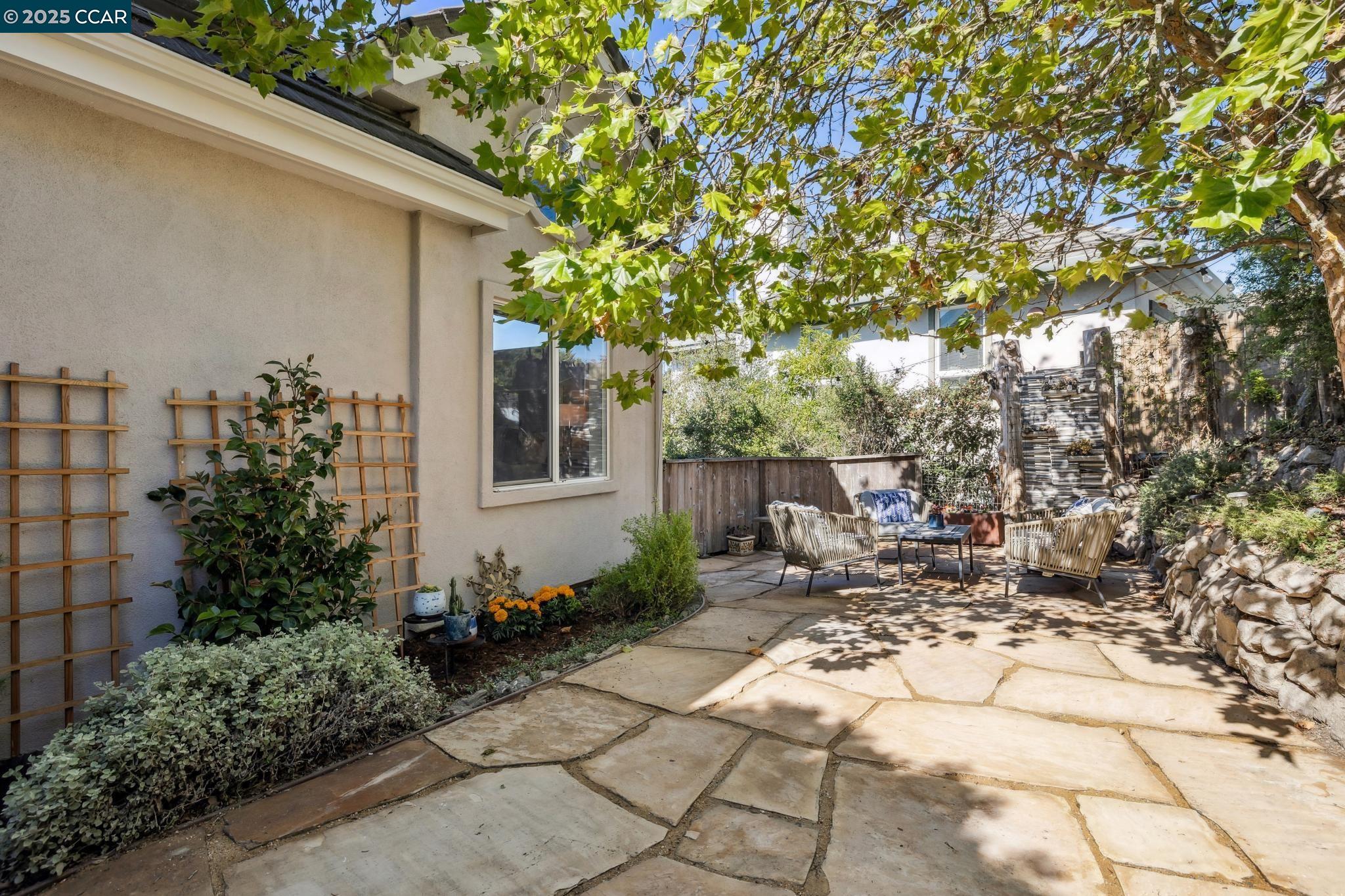1375 Summit Park Ct