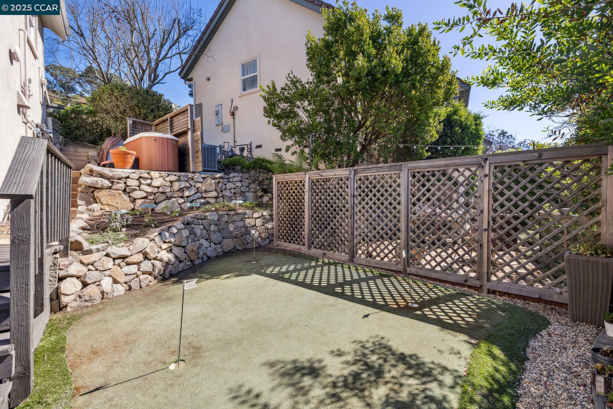 1375 Summit Park Ct