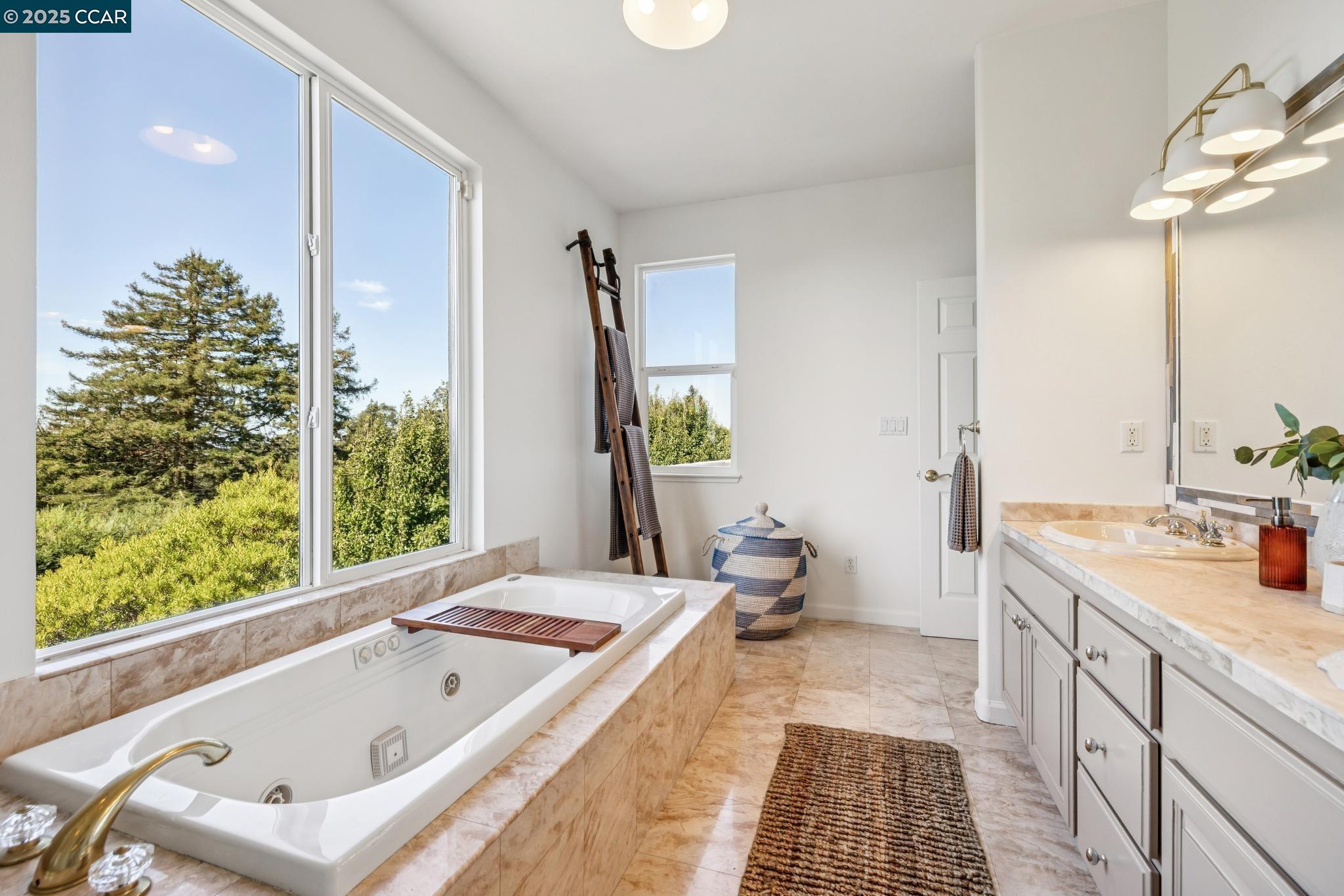 1375 Summit Park Ct