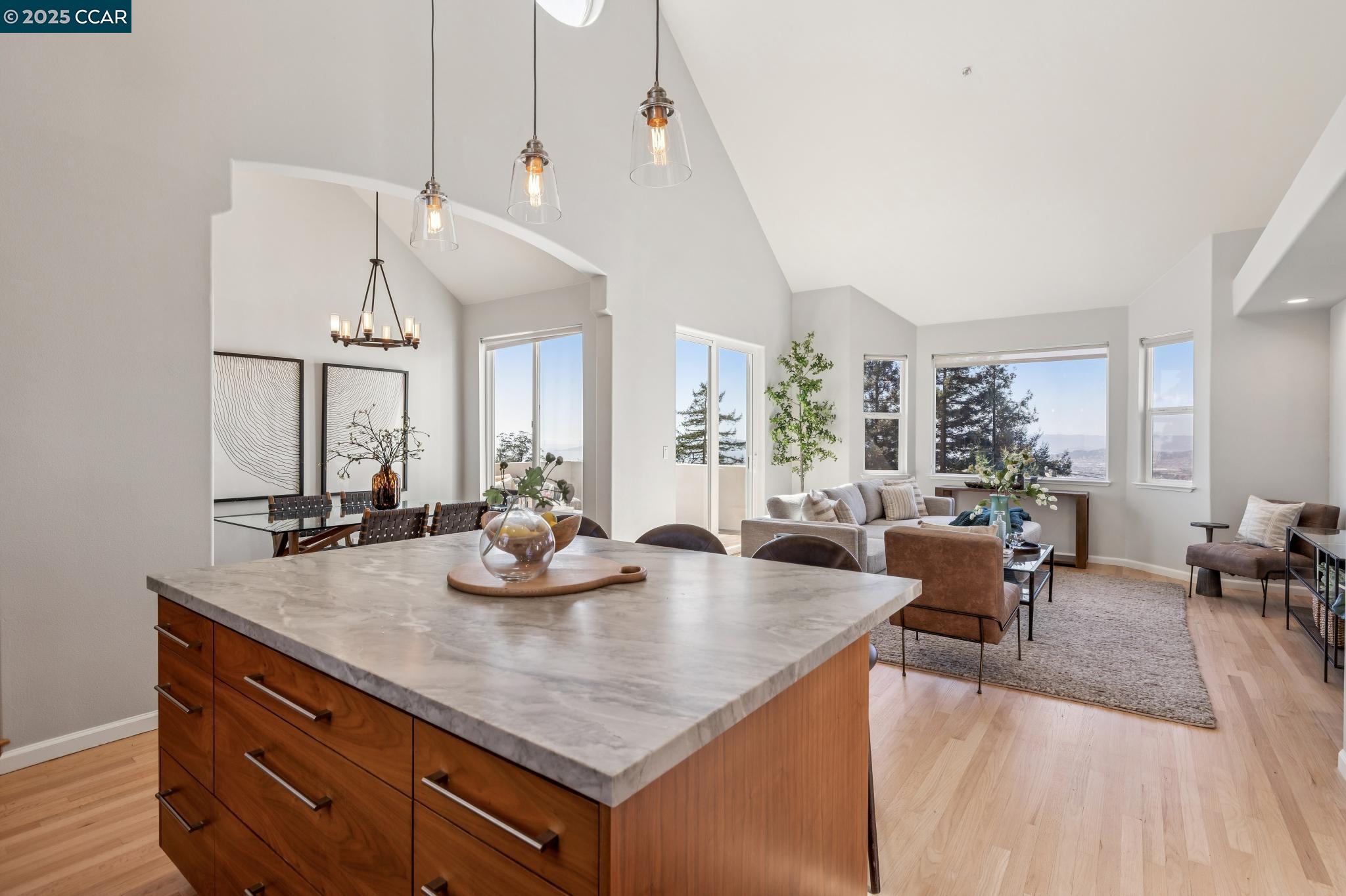 1375 Summit Park Ct