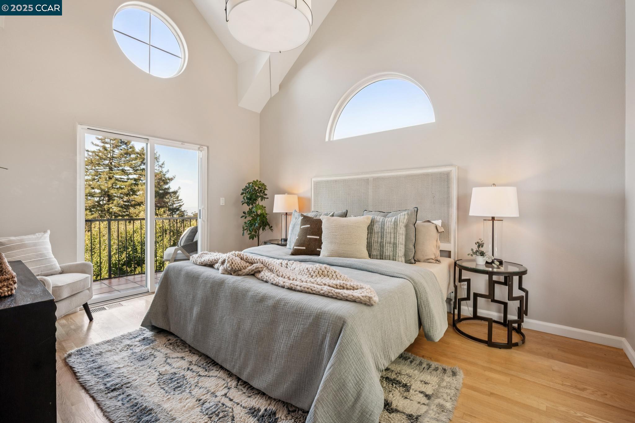 1375 Summit Park Ct