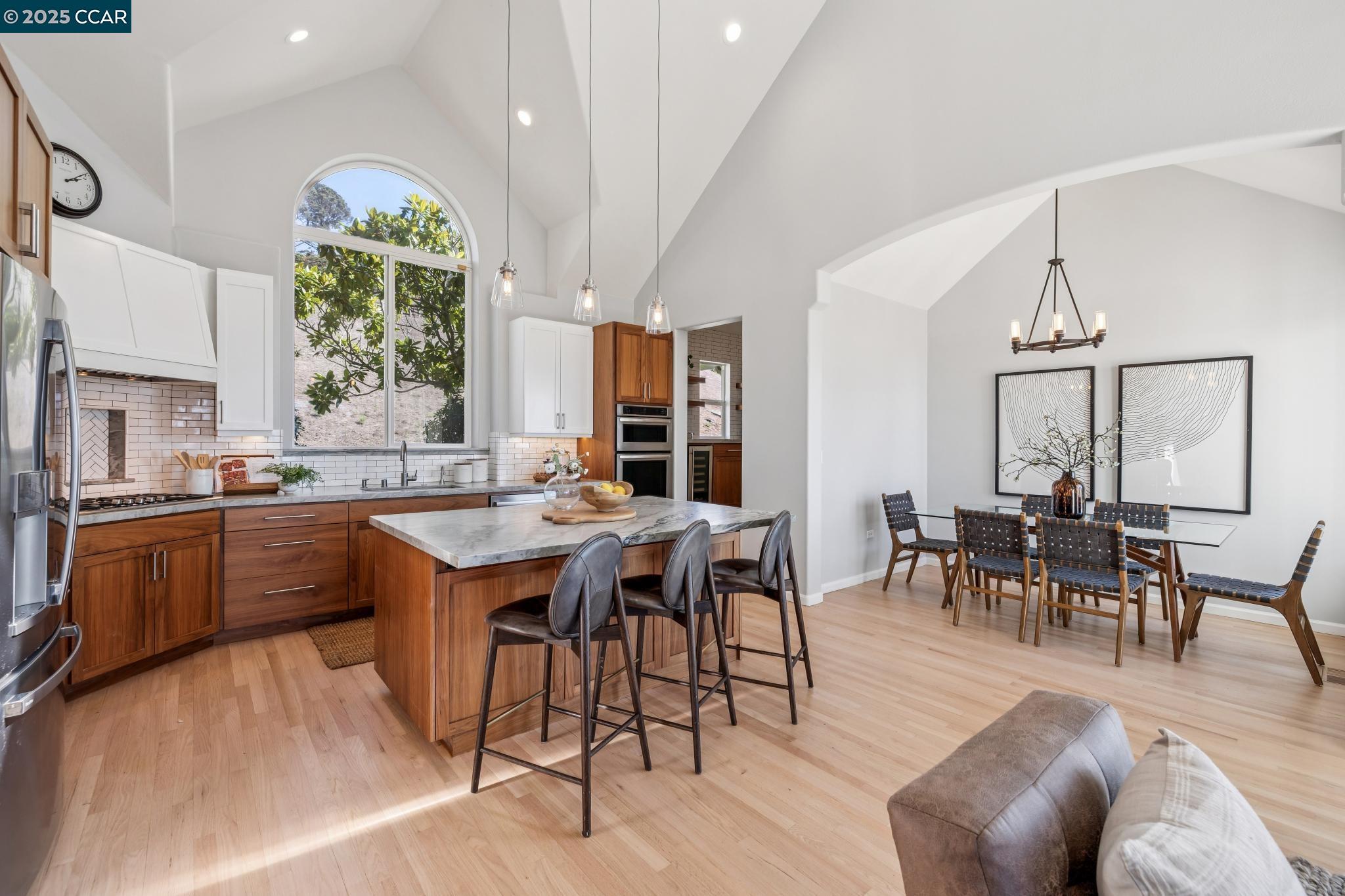 1375 Summit Park Ct
