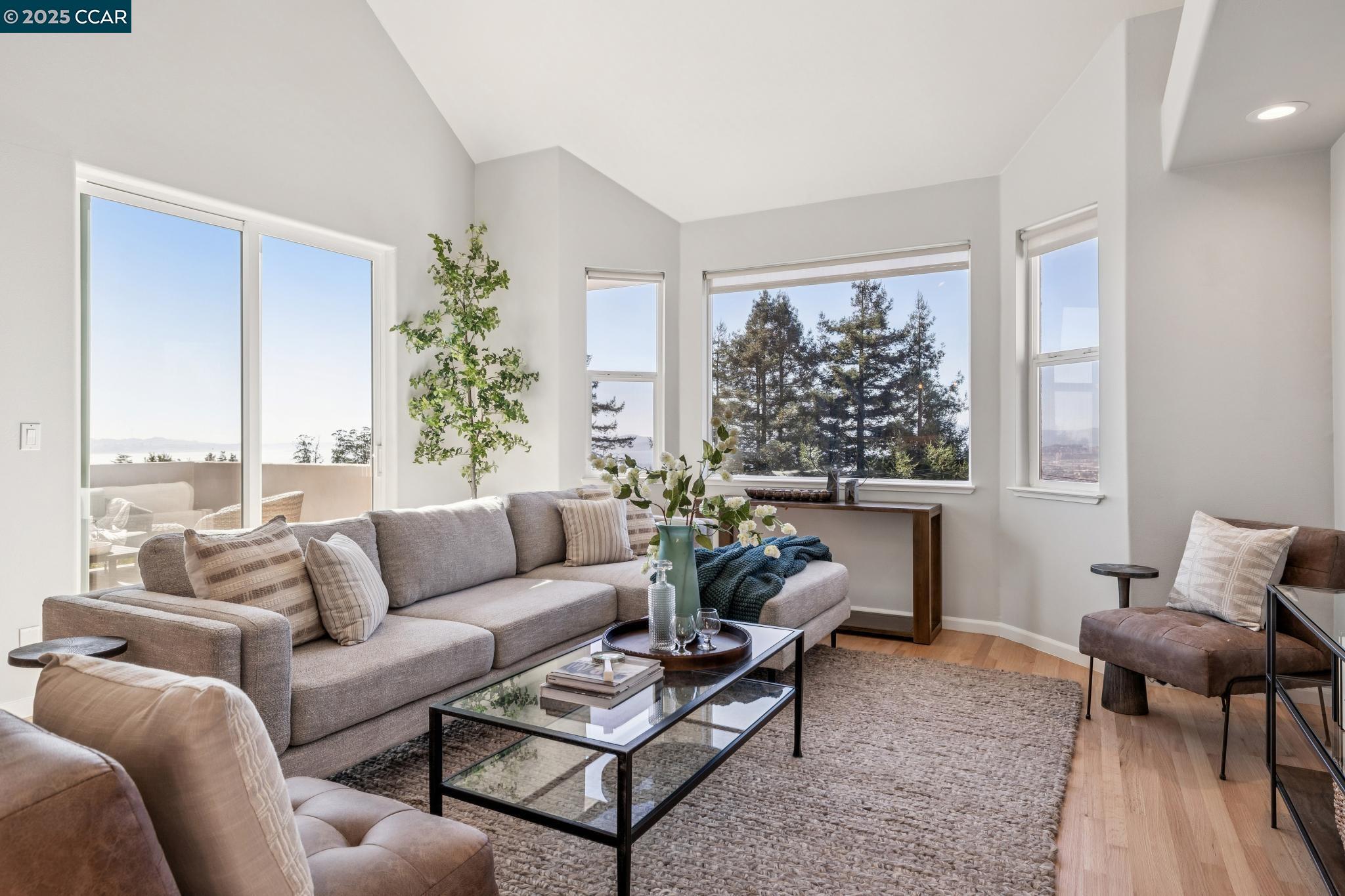 1375 Summit Park Ct