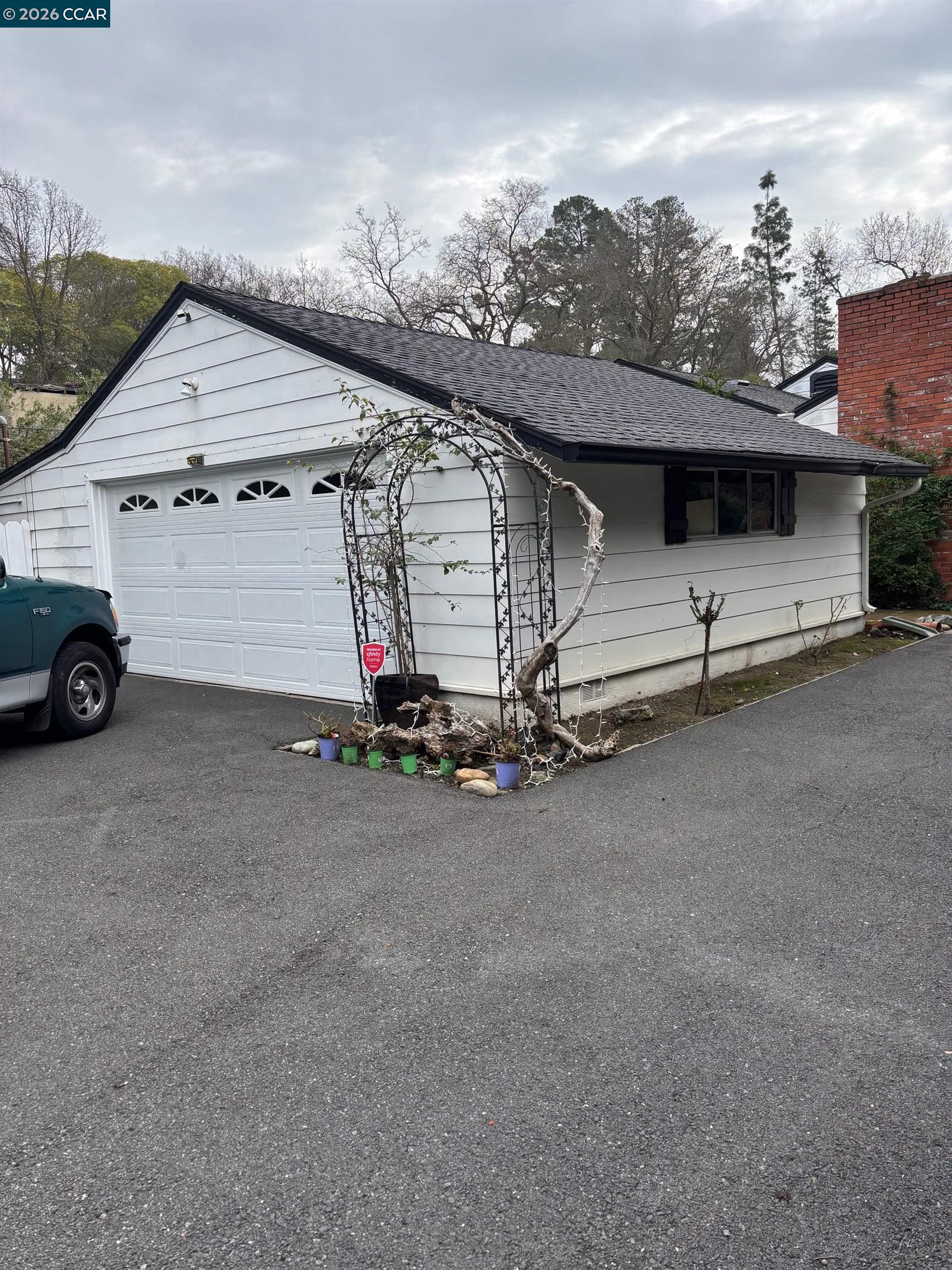 40 Oak Knoll Loop