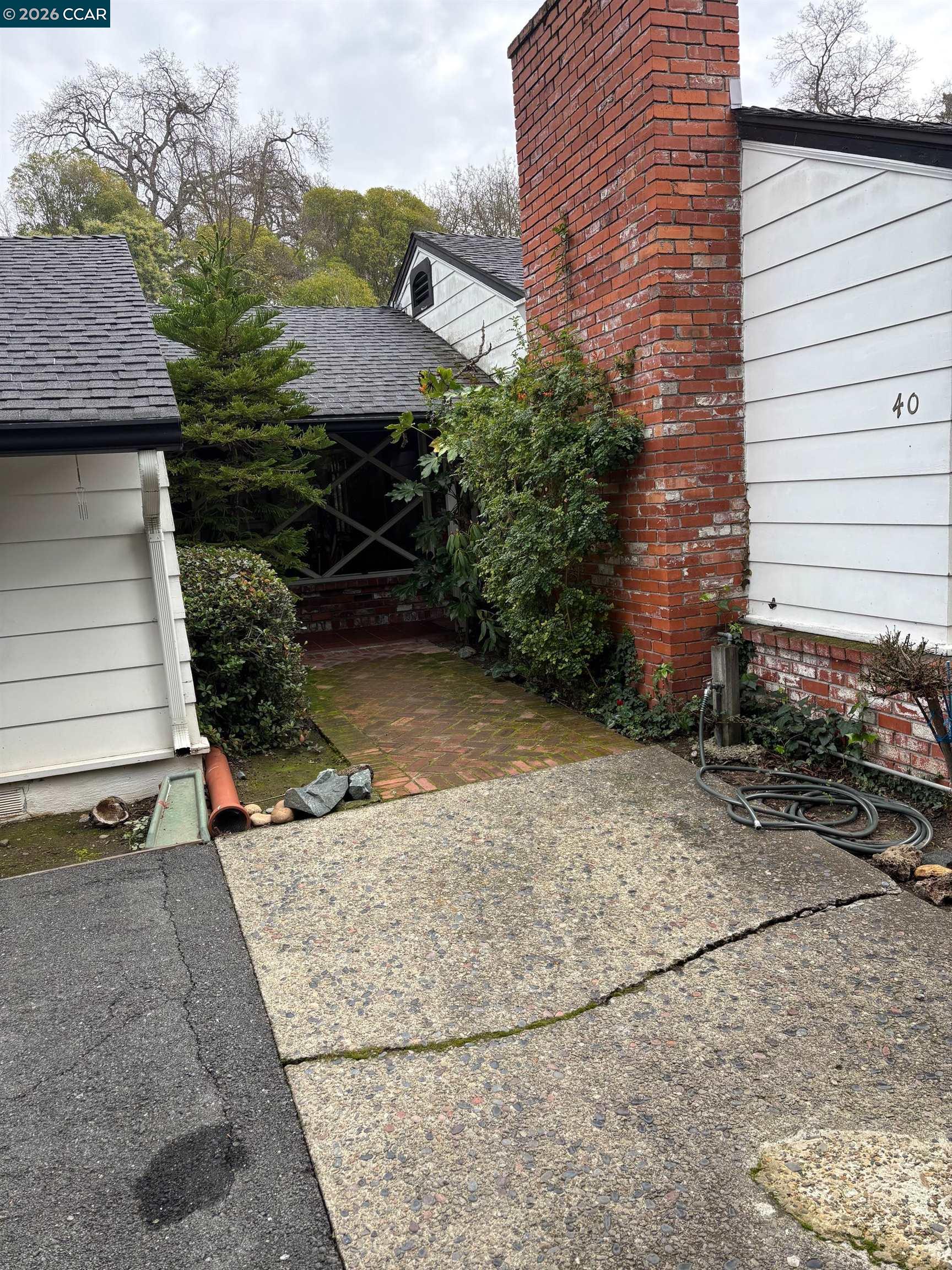 40 Oak Knoll Loop