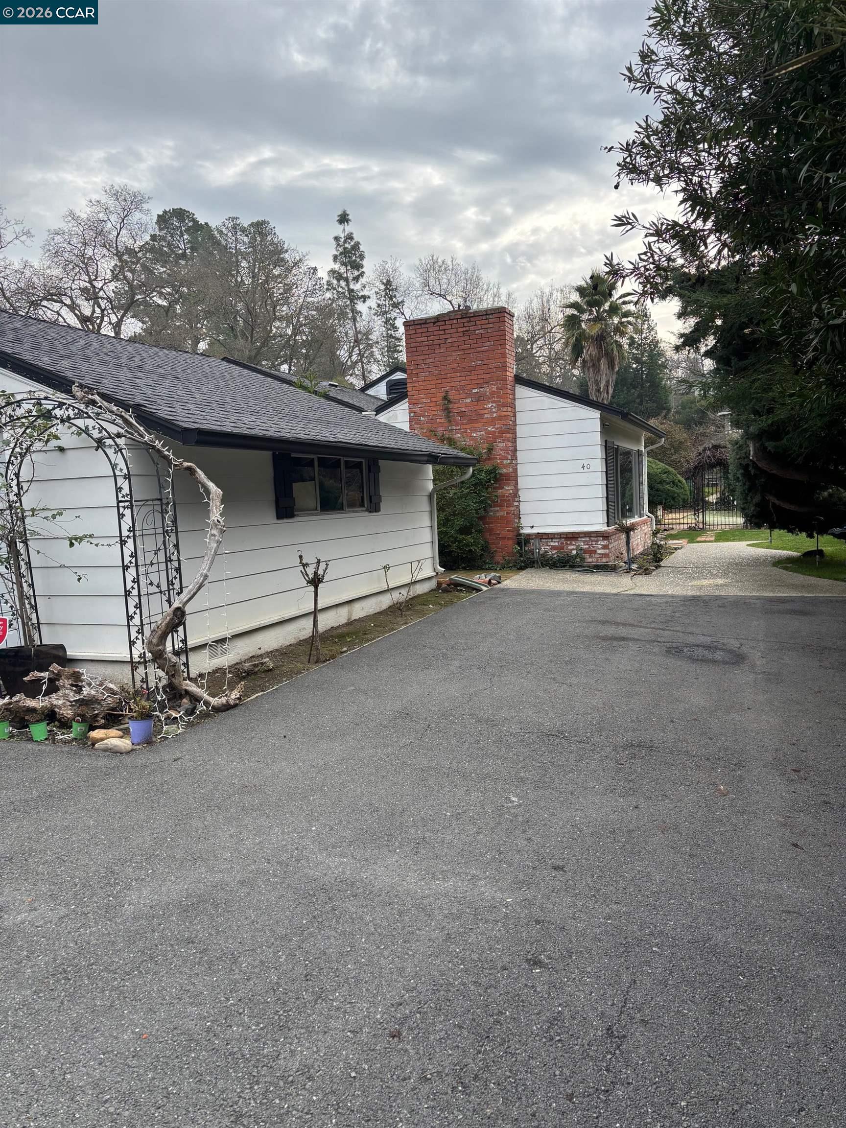 40 Oak Knoll Loop
