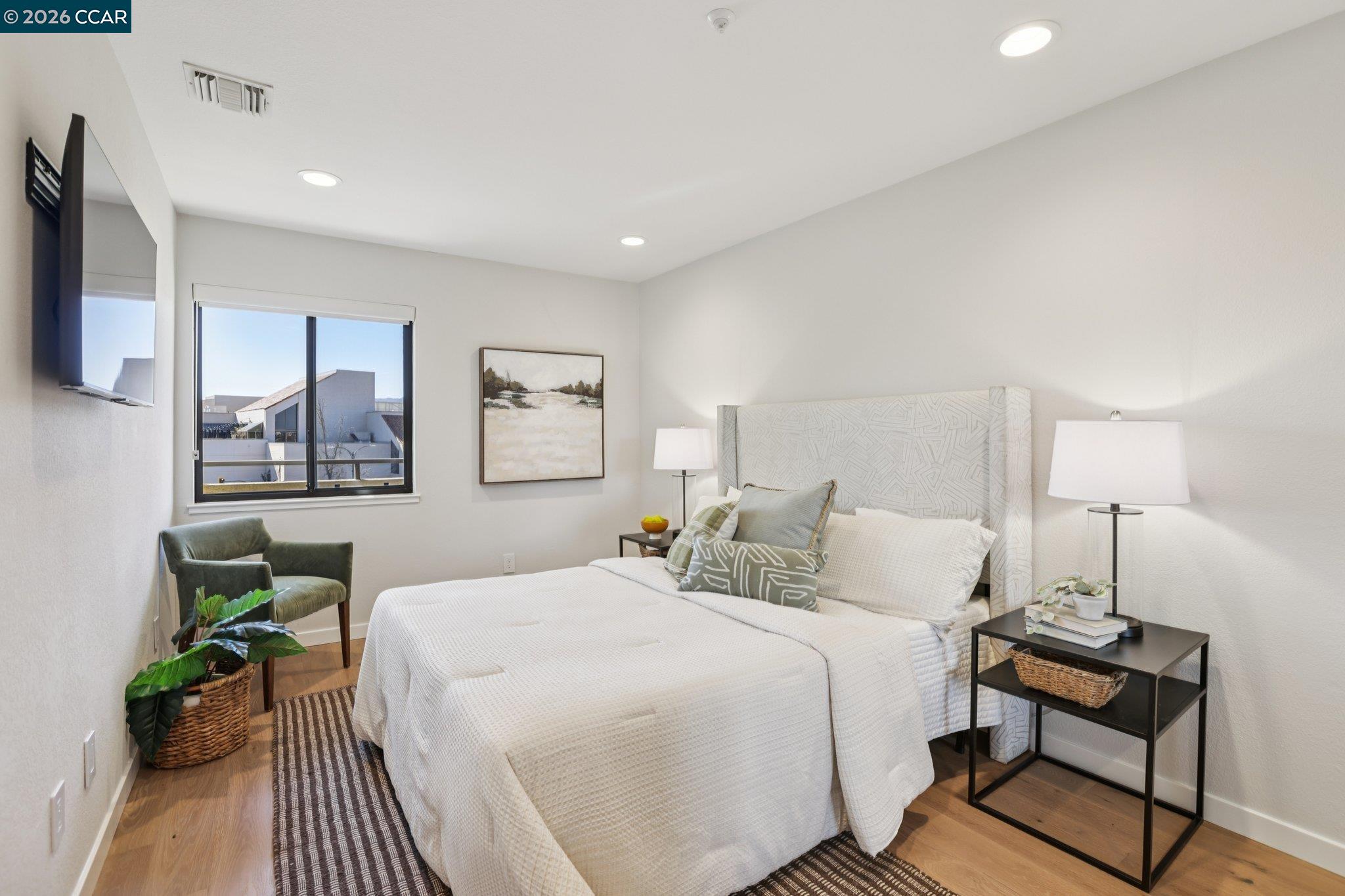 1201 Alta Vista Drive # 106