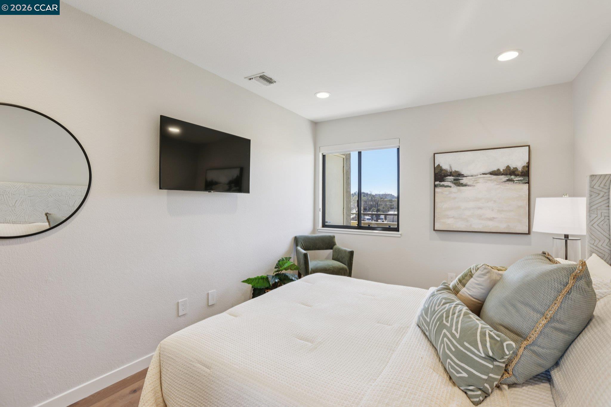 1201 Alta Vista Drive # 106