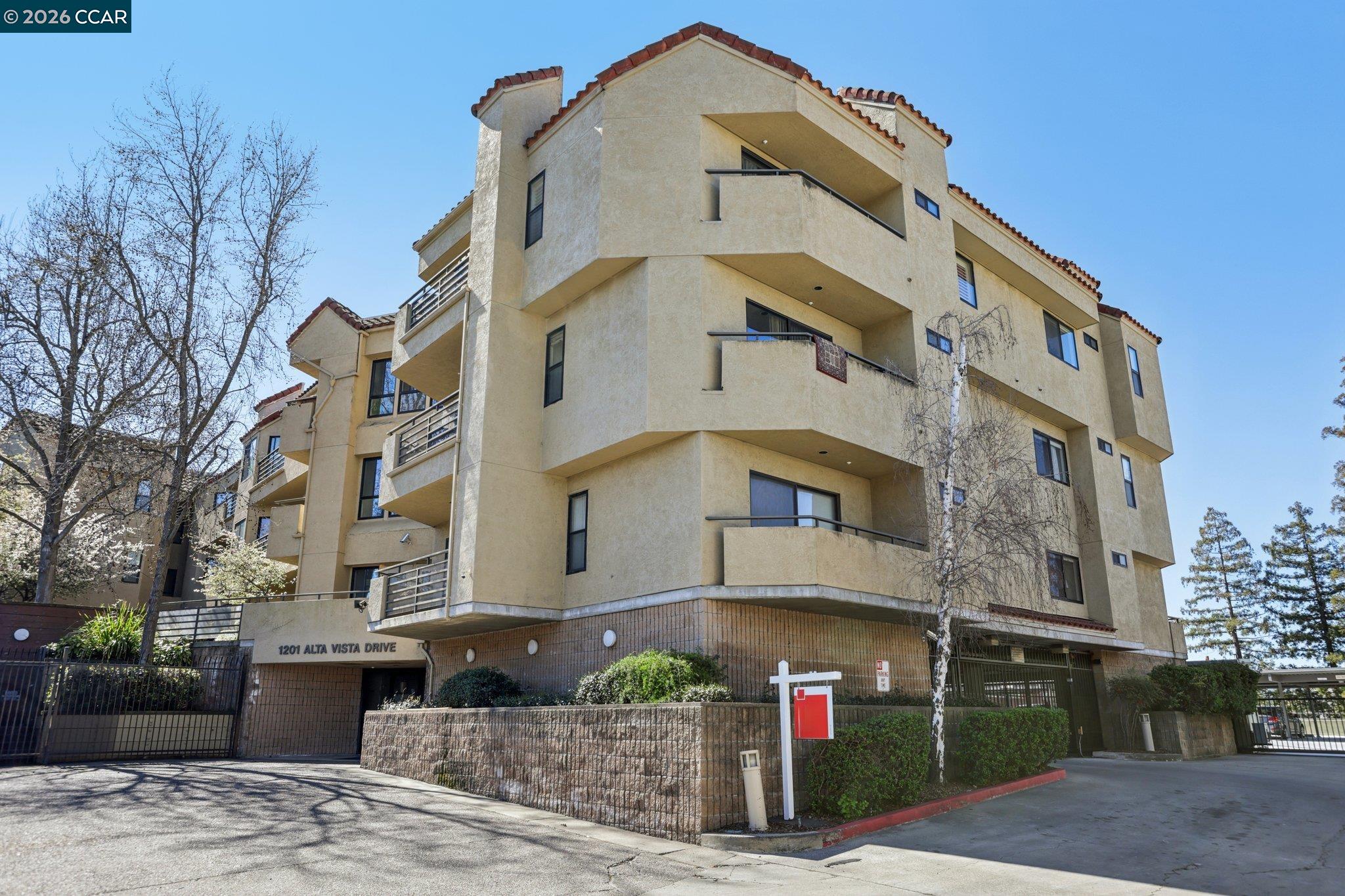 1201 Alta Vista Drive # 106