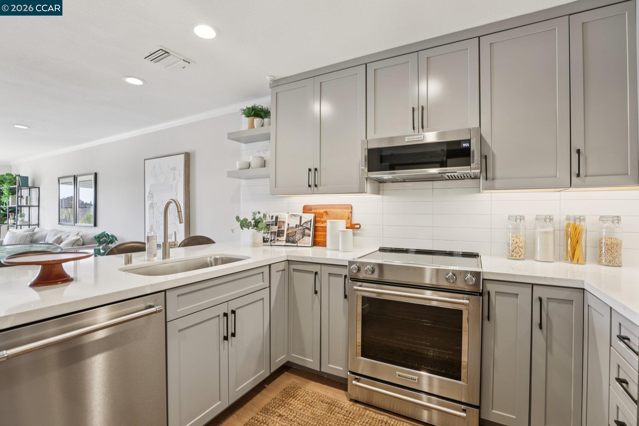 1201 Alta Vista Drive # 106