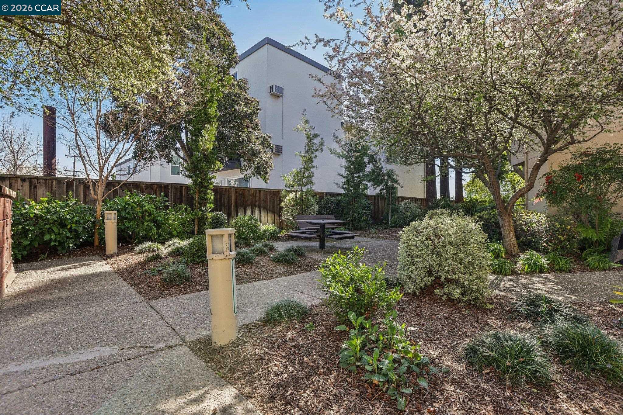 1201 Alta Vista Drive # 106