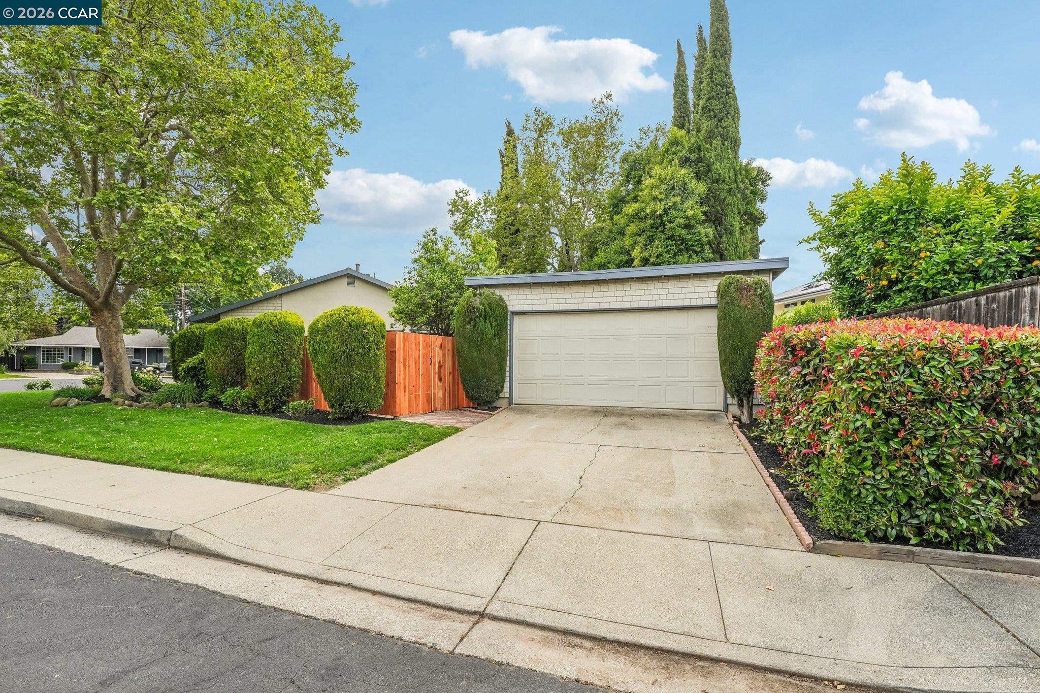 839 McElroy Ct