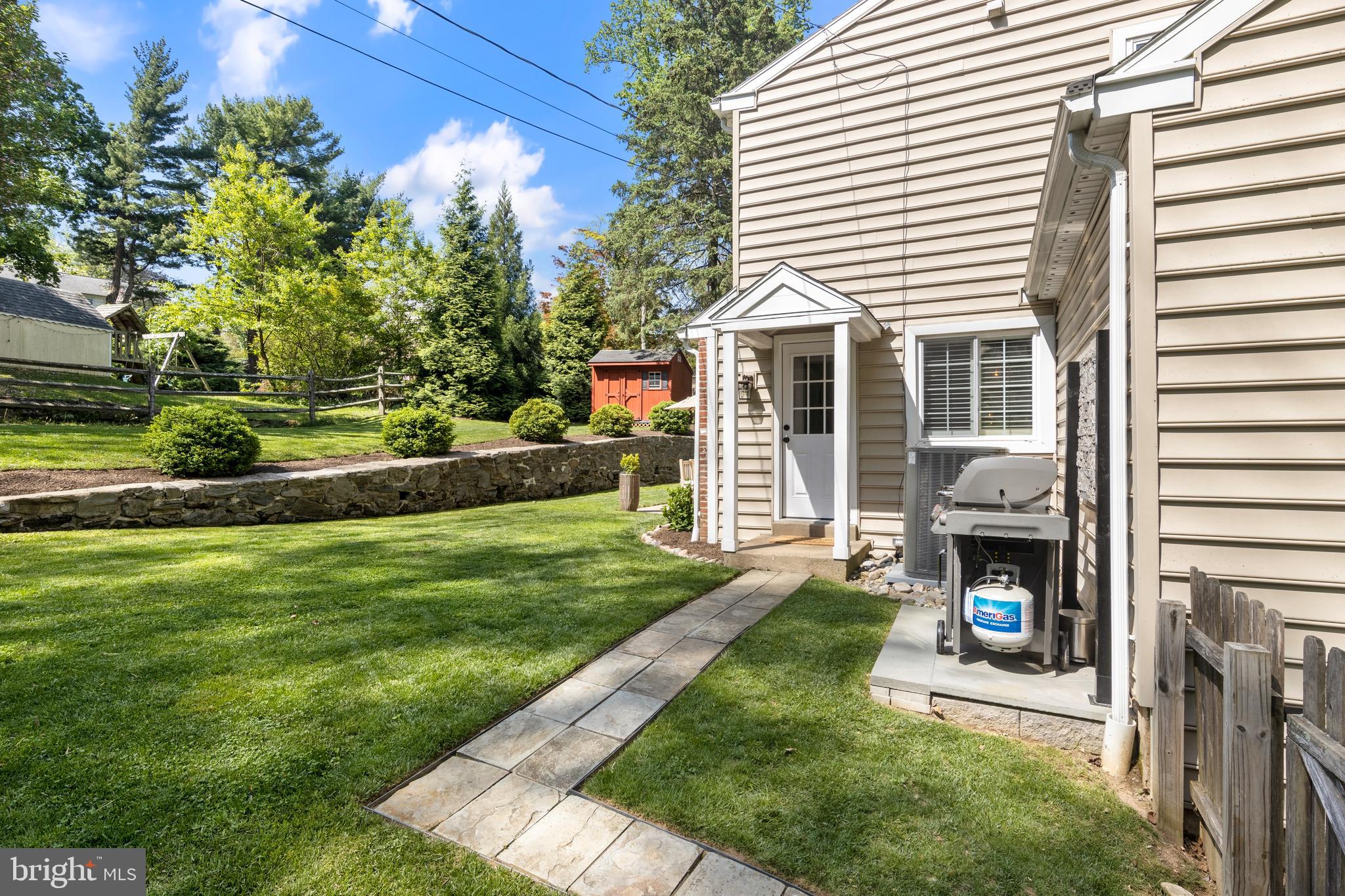 441 Iven Ave