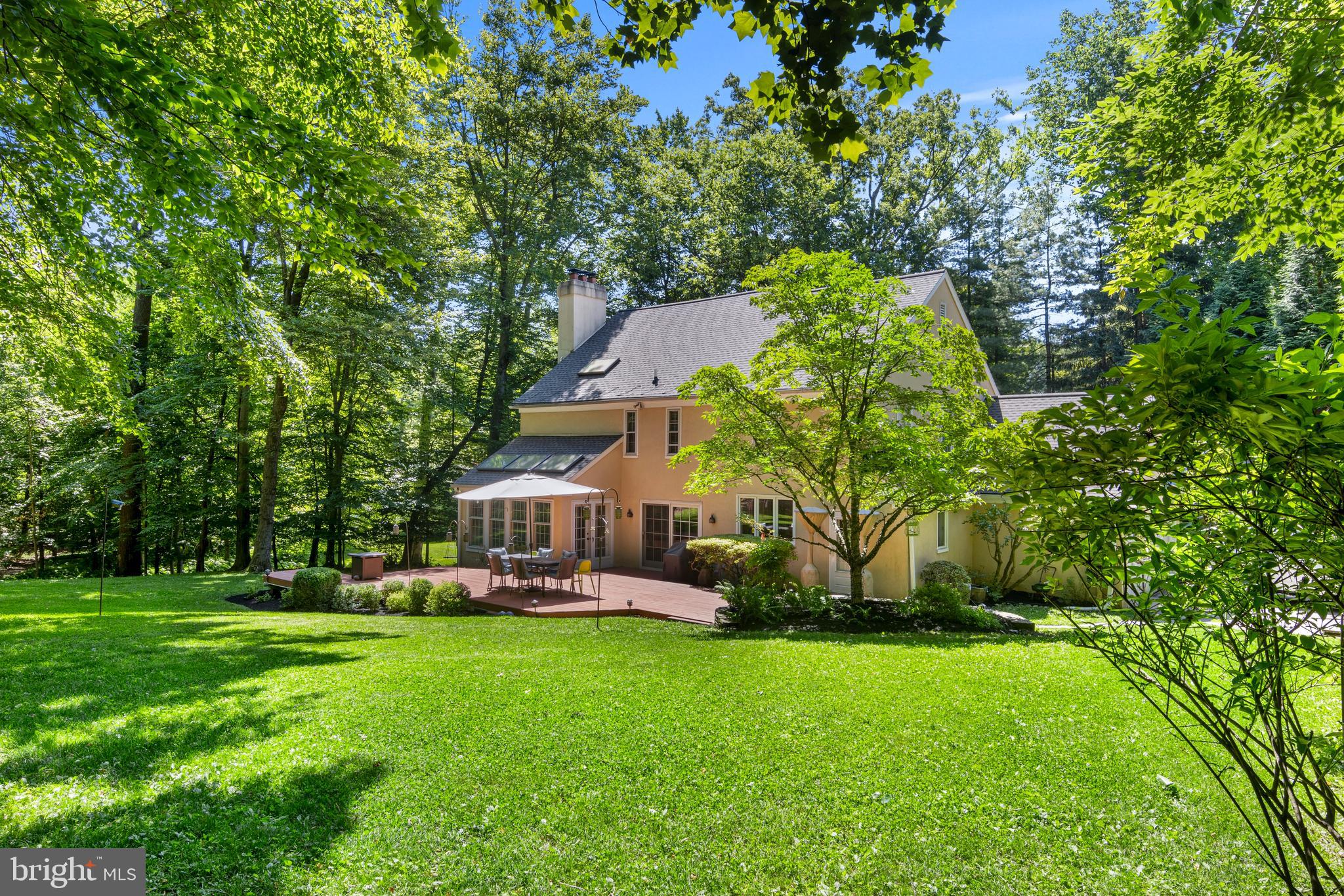101 WOODS LN
