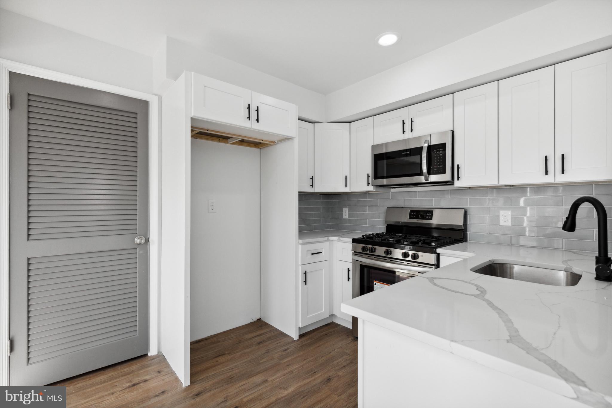 100 Hunt Dr
