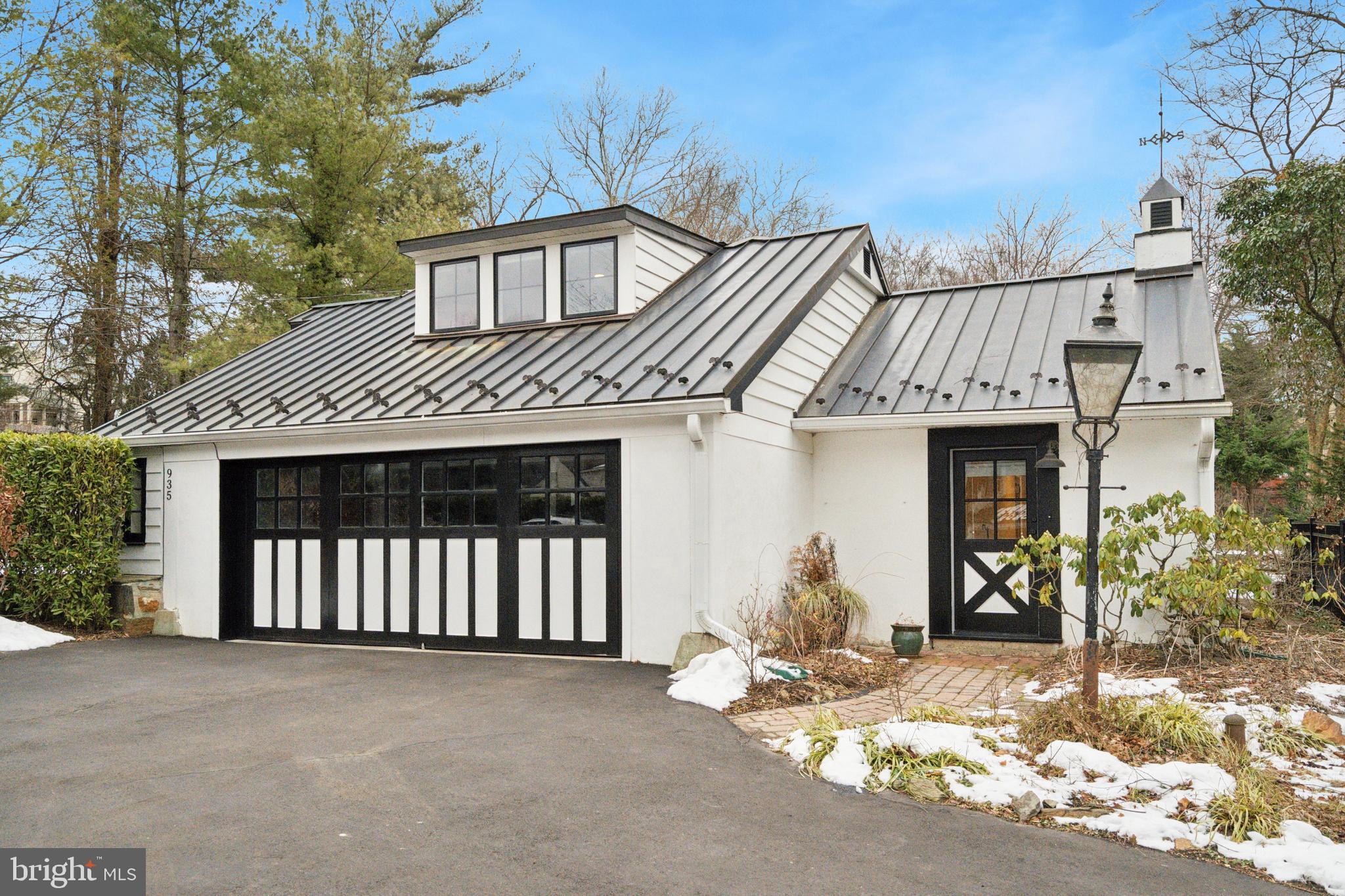 935 BLACK ROCK RD