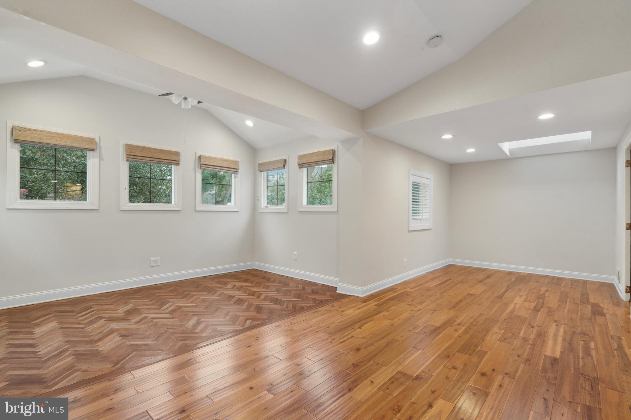 935 BLACK ROCK RD