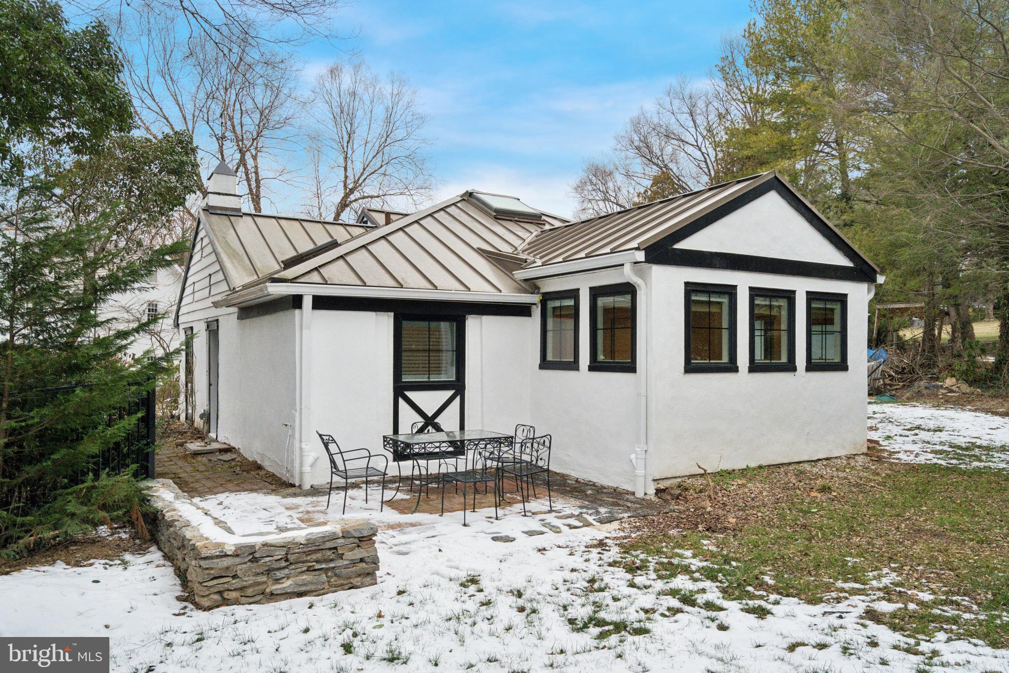 935 BLACK ROCK RD