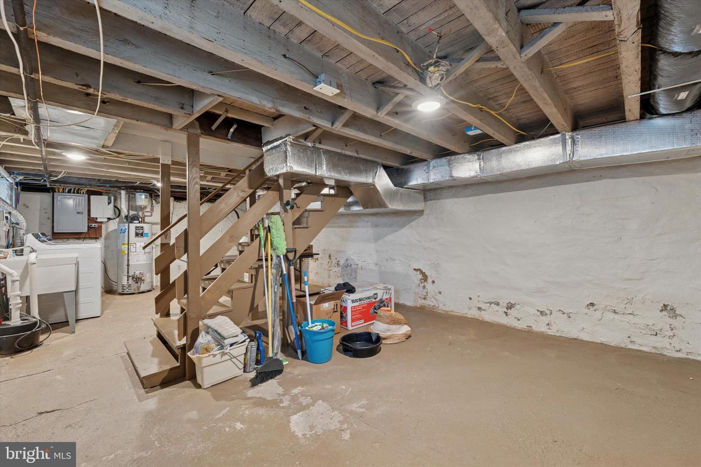 137 E 9th Ave