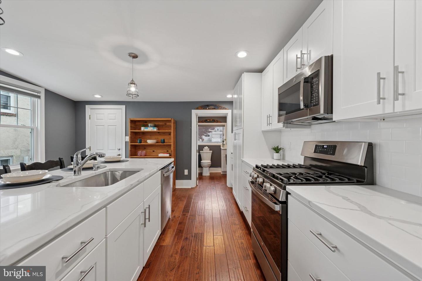 137 E 9th Ave