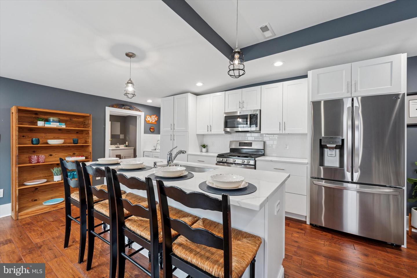 137 E 9th Ave