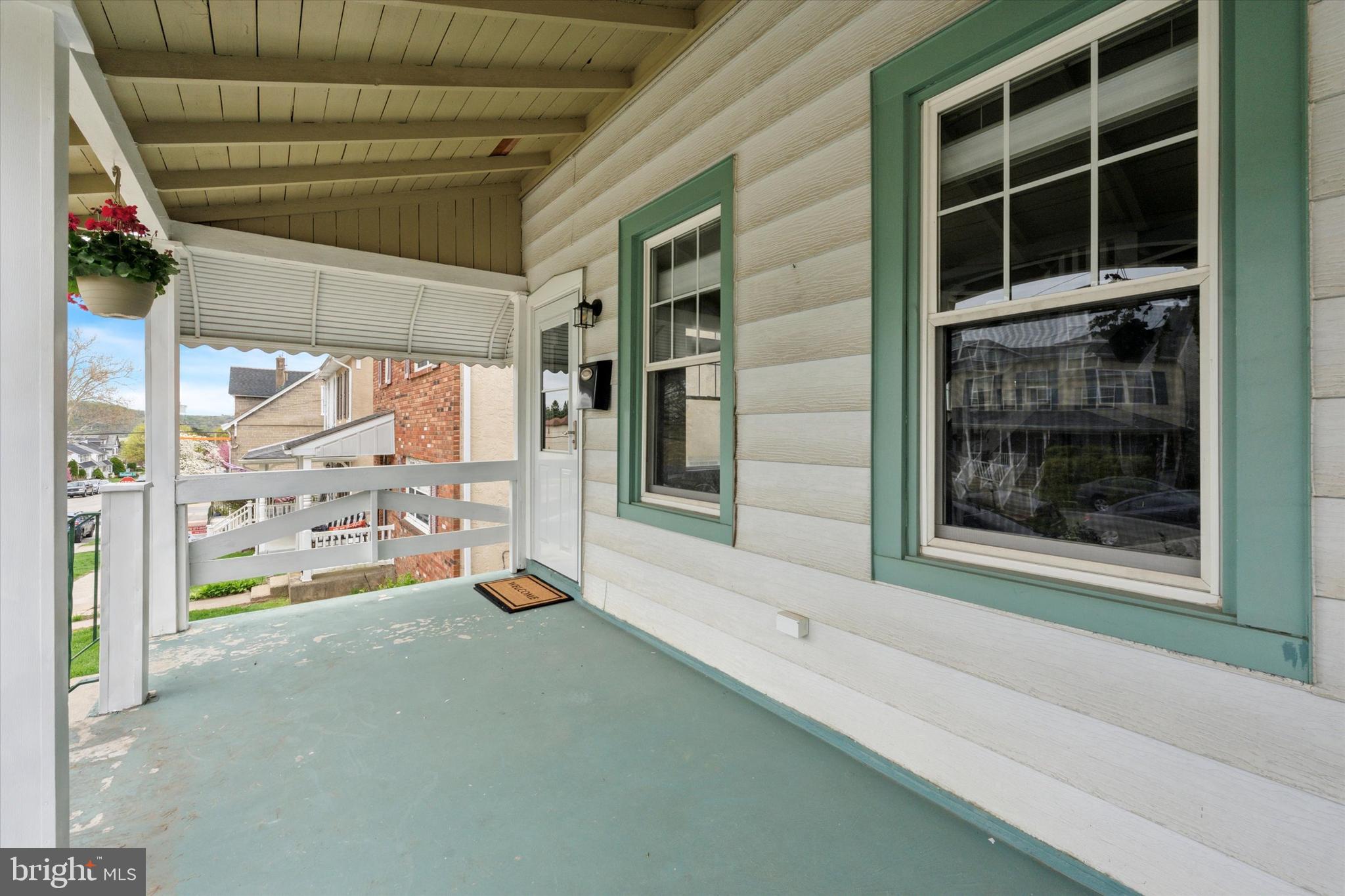 137 E 9th Ave