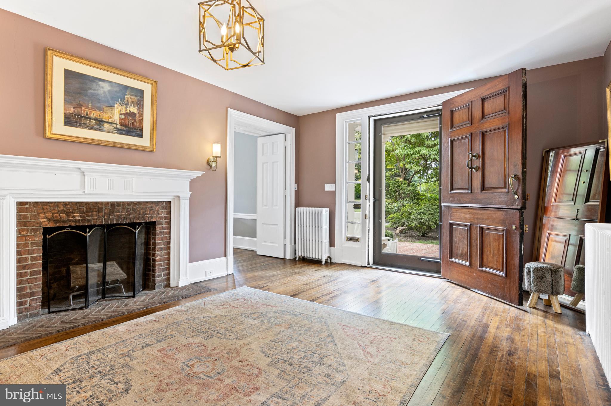 117 Carpenter Ln