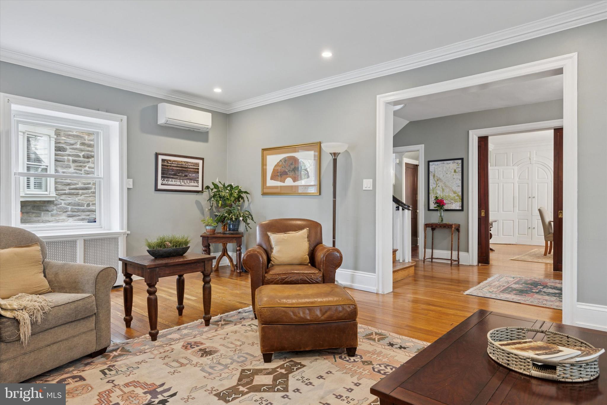 124 W Phil Ellena St