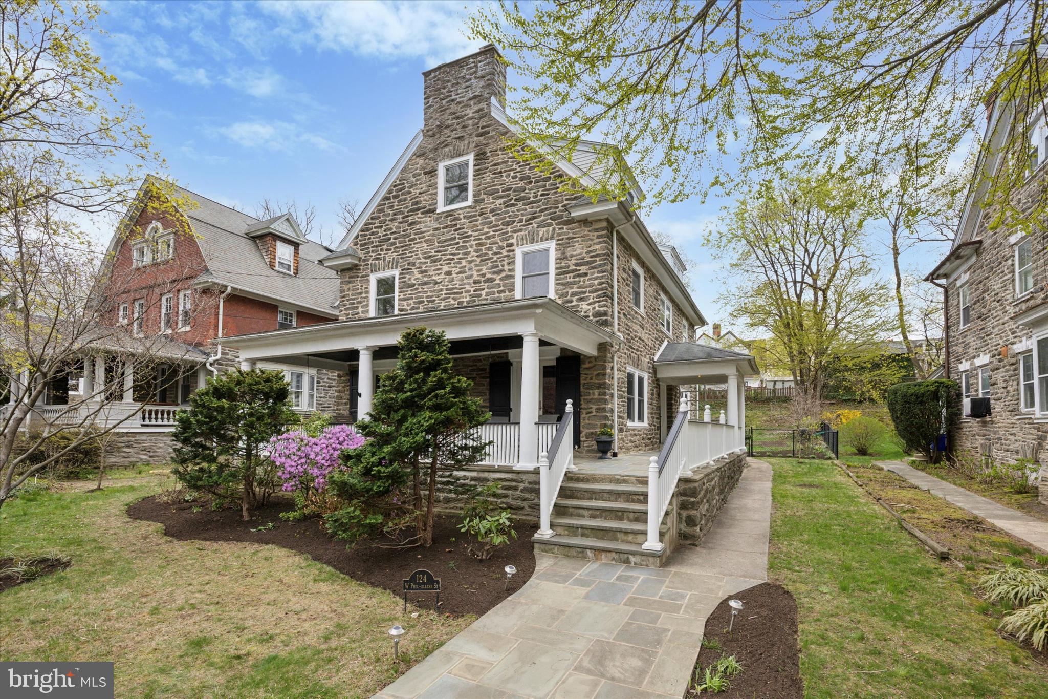 124 W Phil Ellena St