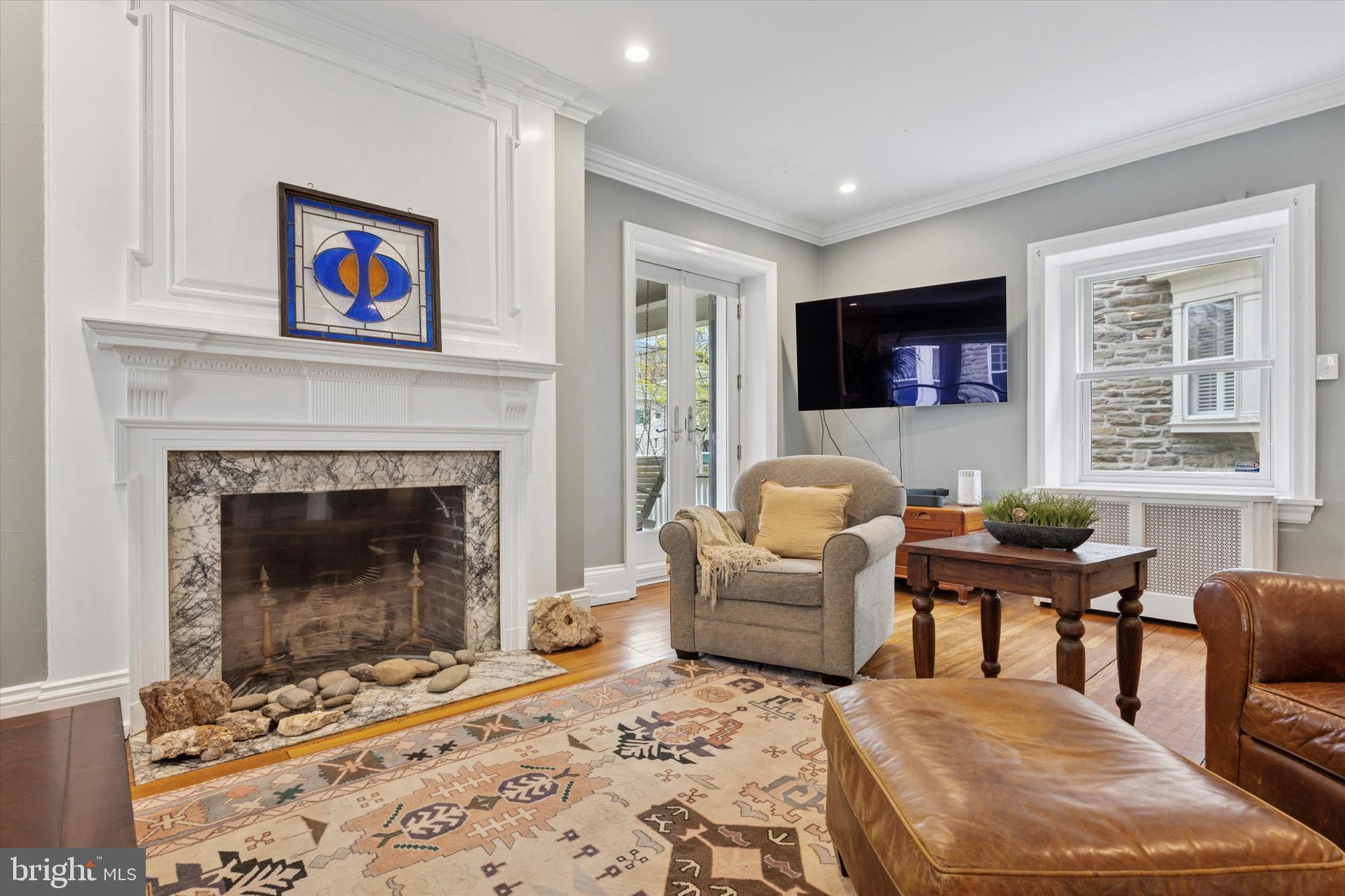 124 W Phil Ellena St
