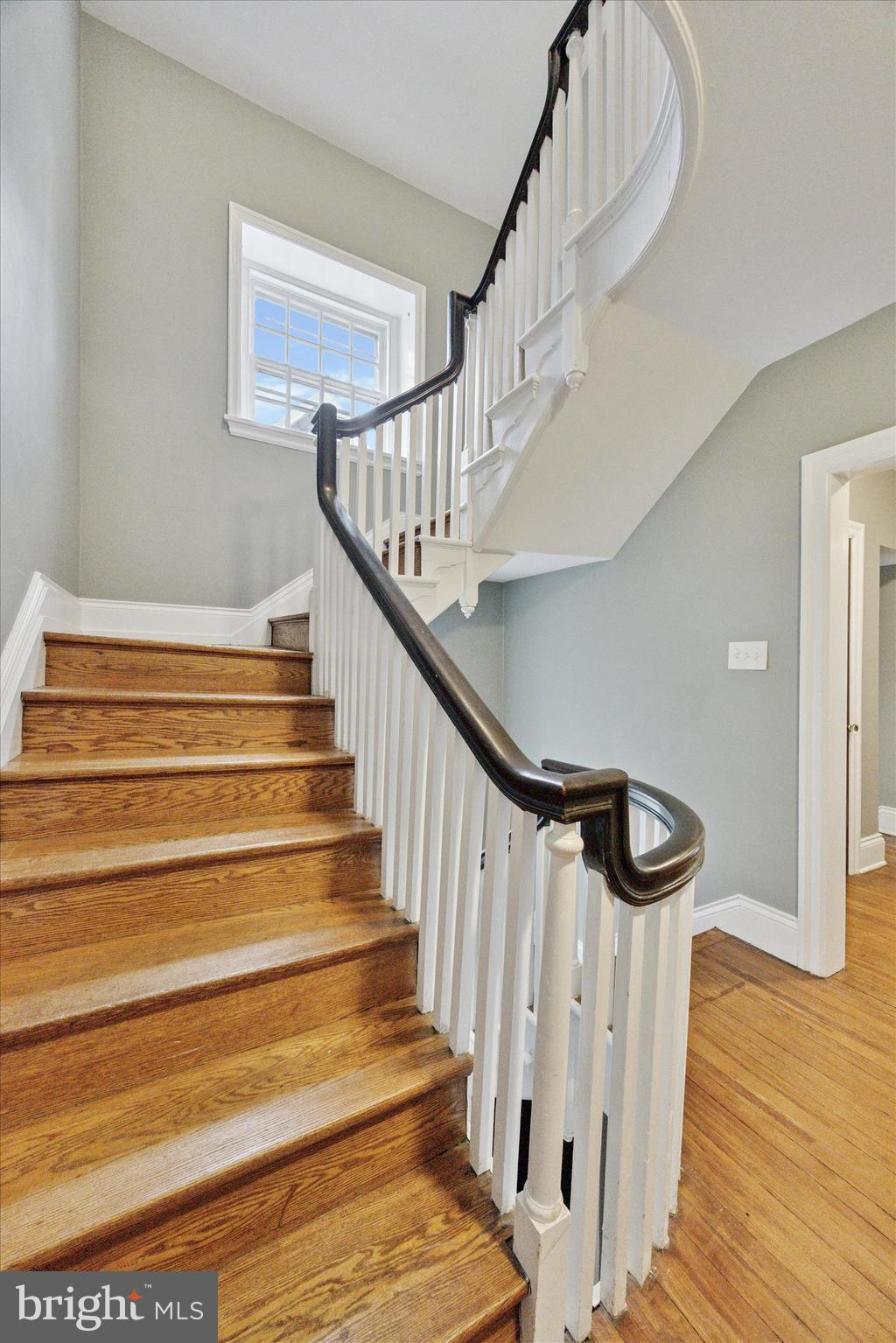 124 W Phil Ellena St
