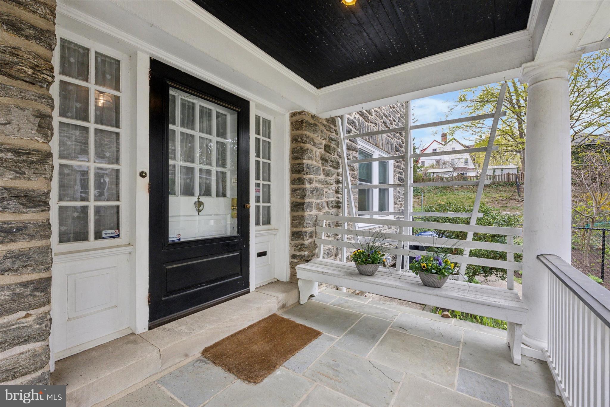 124 W Phil Ellena St
